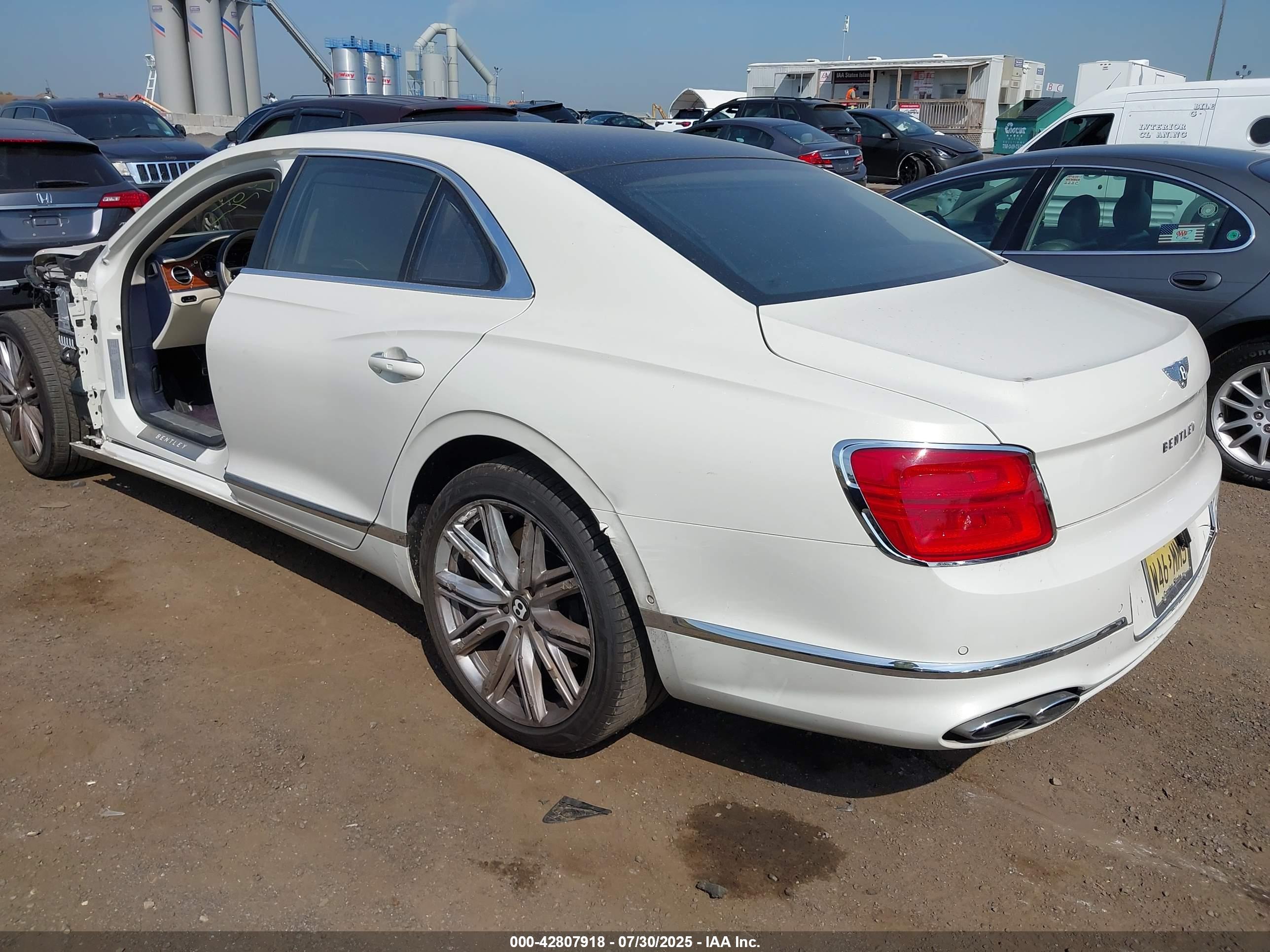 BENTLEY FLYING image 3