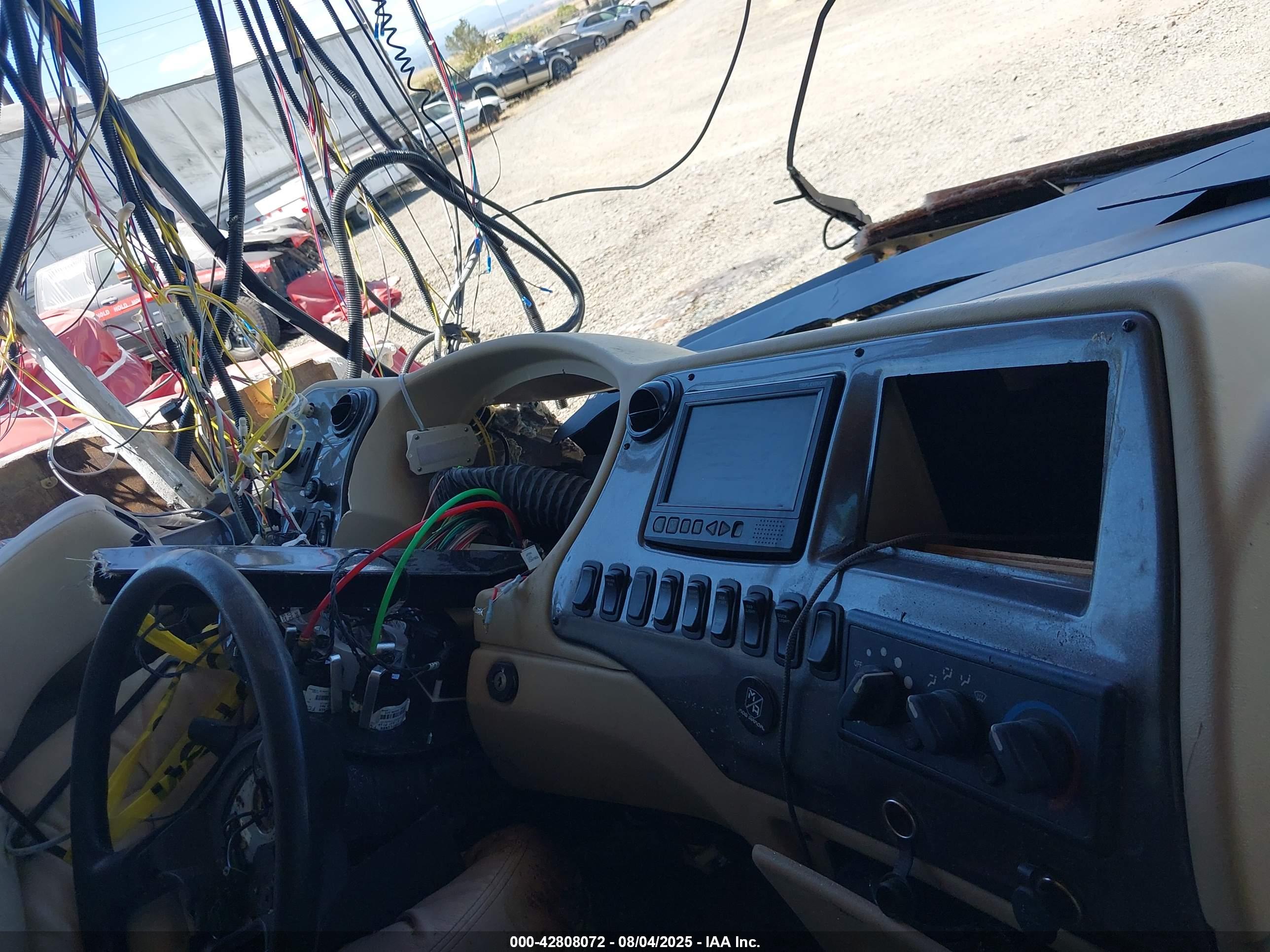FREIGHTLINER CHASSIS image 7