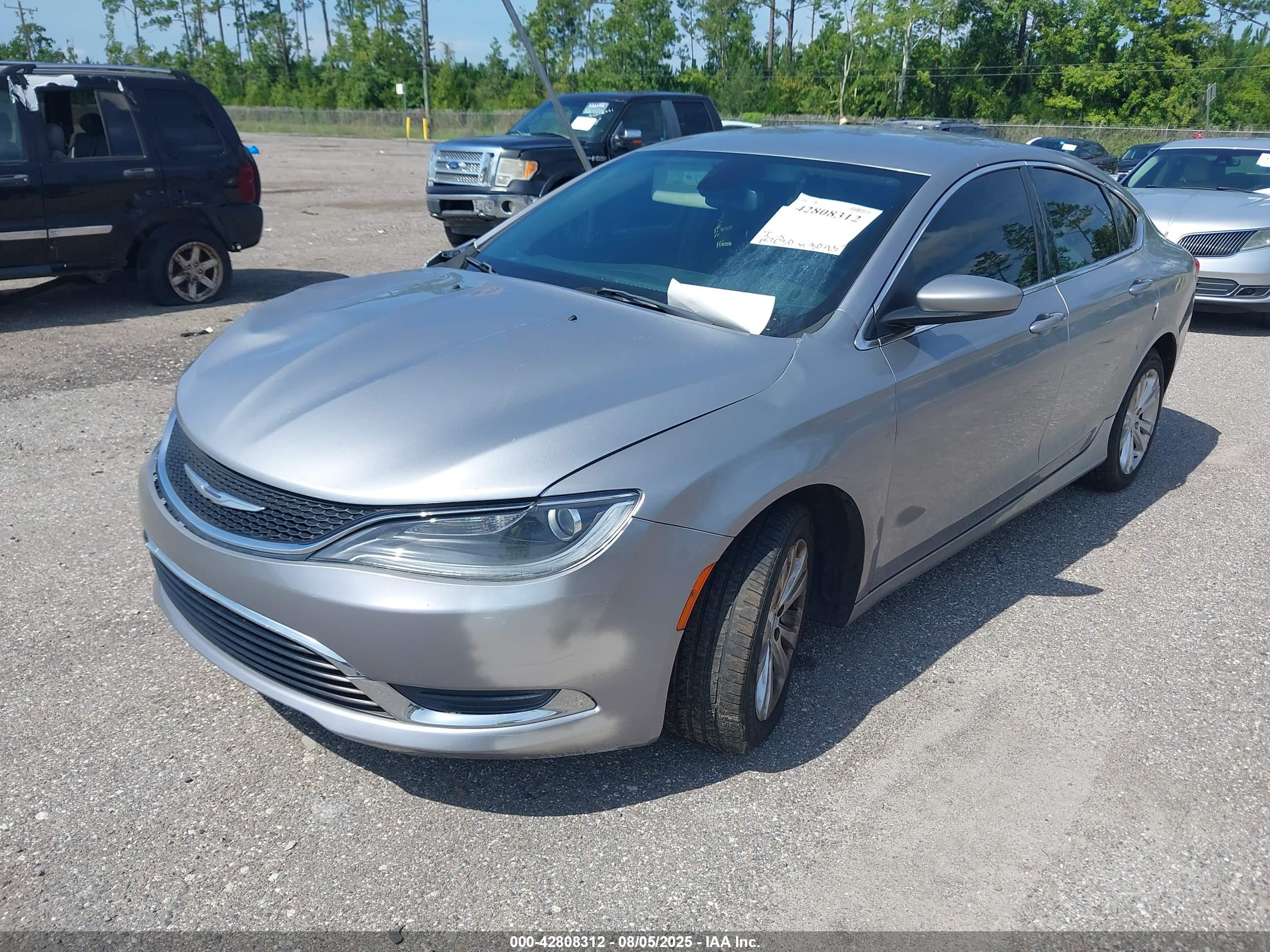 CHRYSLER 200 image 2