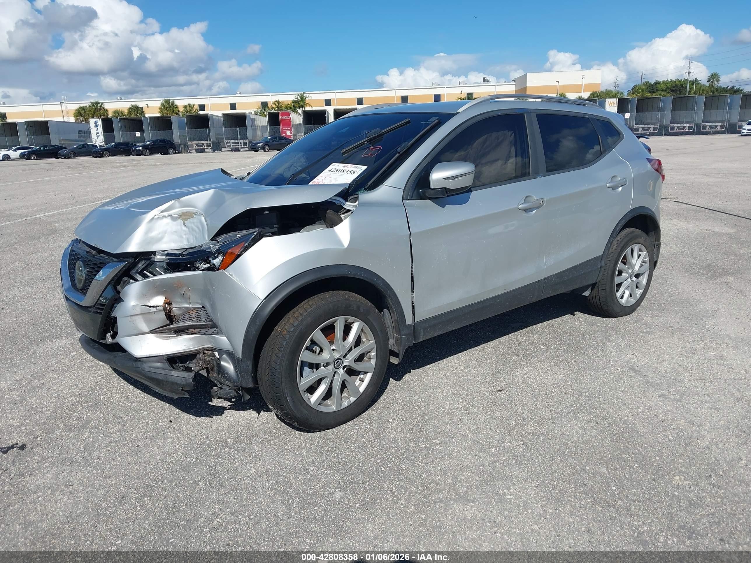 NISSAN ROGUE image 2