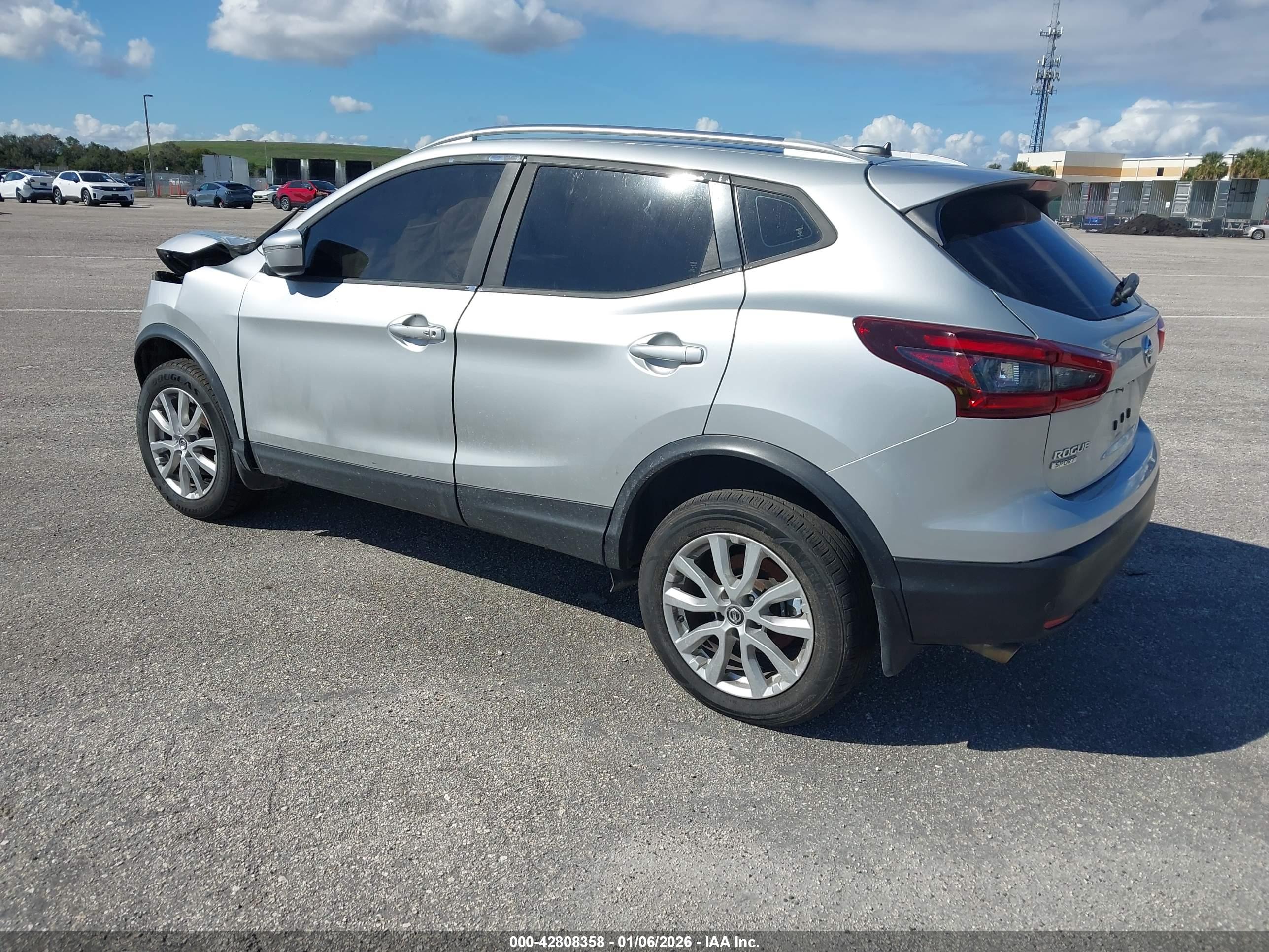 NISSAN ROGUE image 3