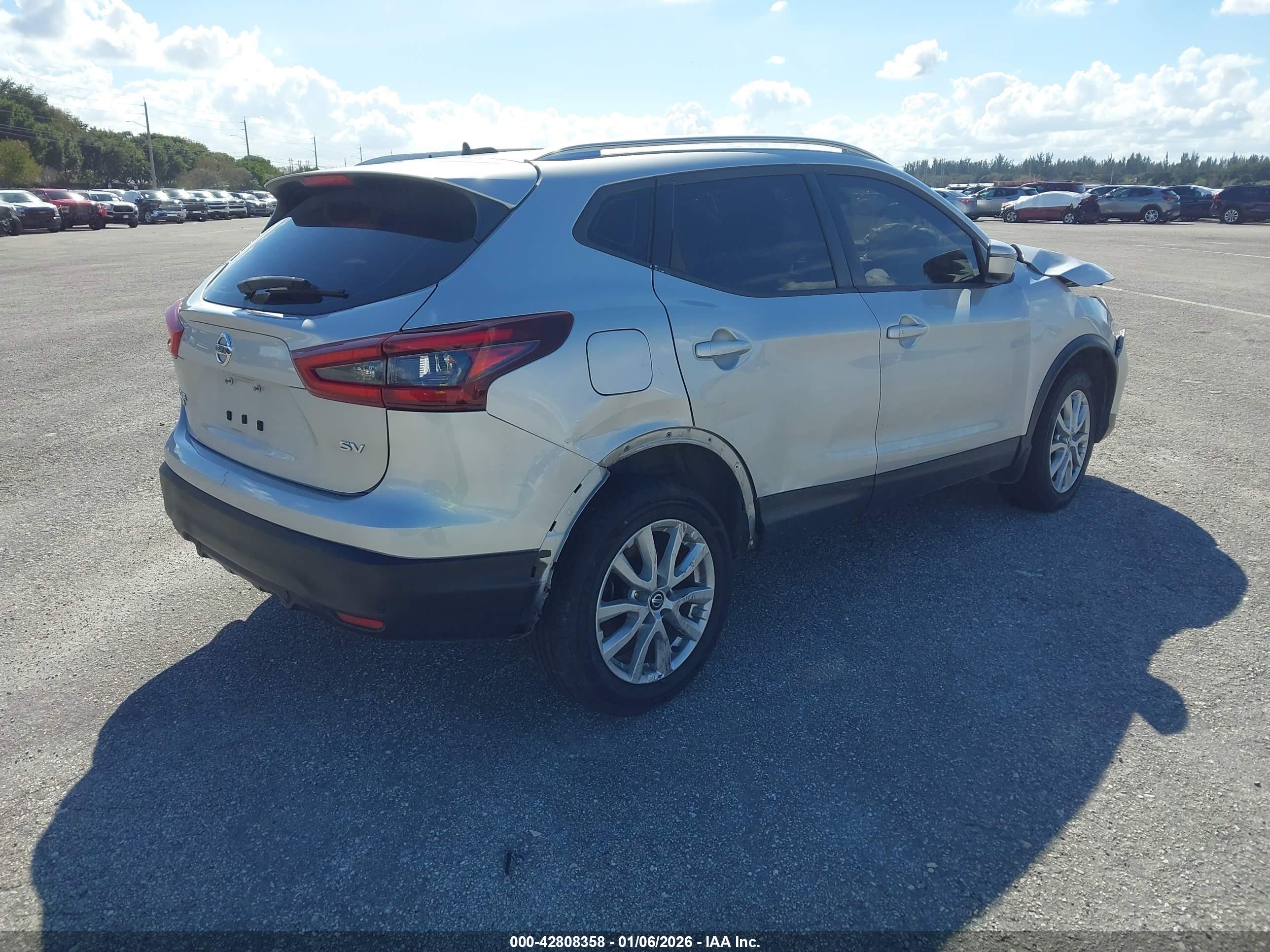 NISSAN ROGUE image 4