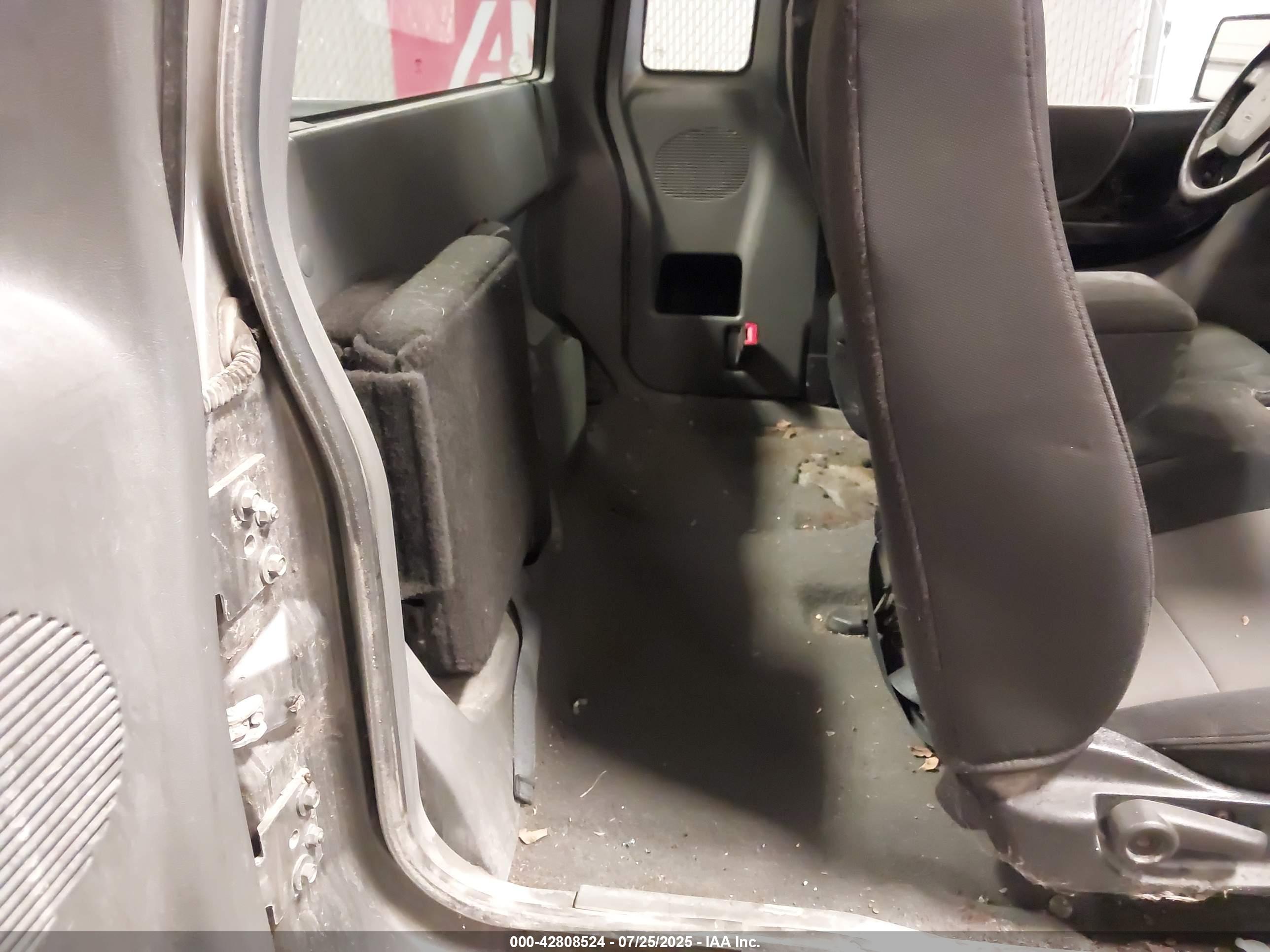 FORD RANGER image 8