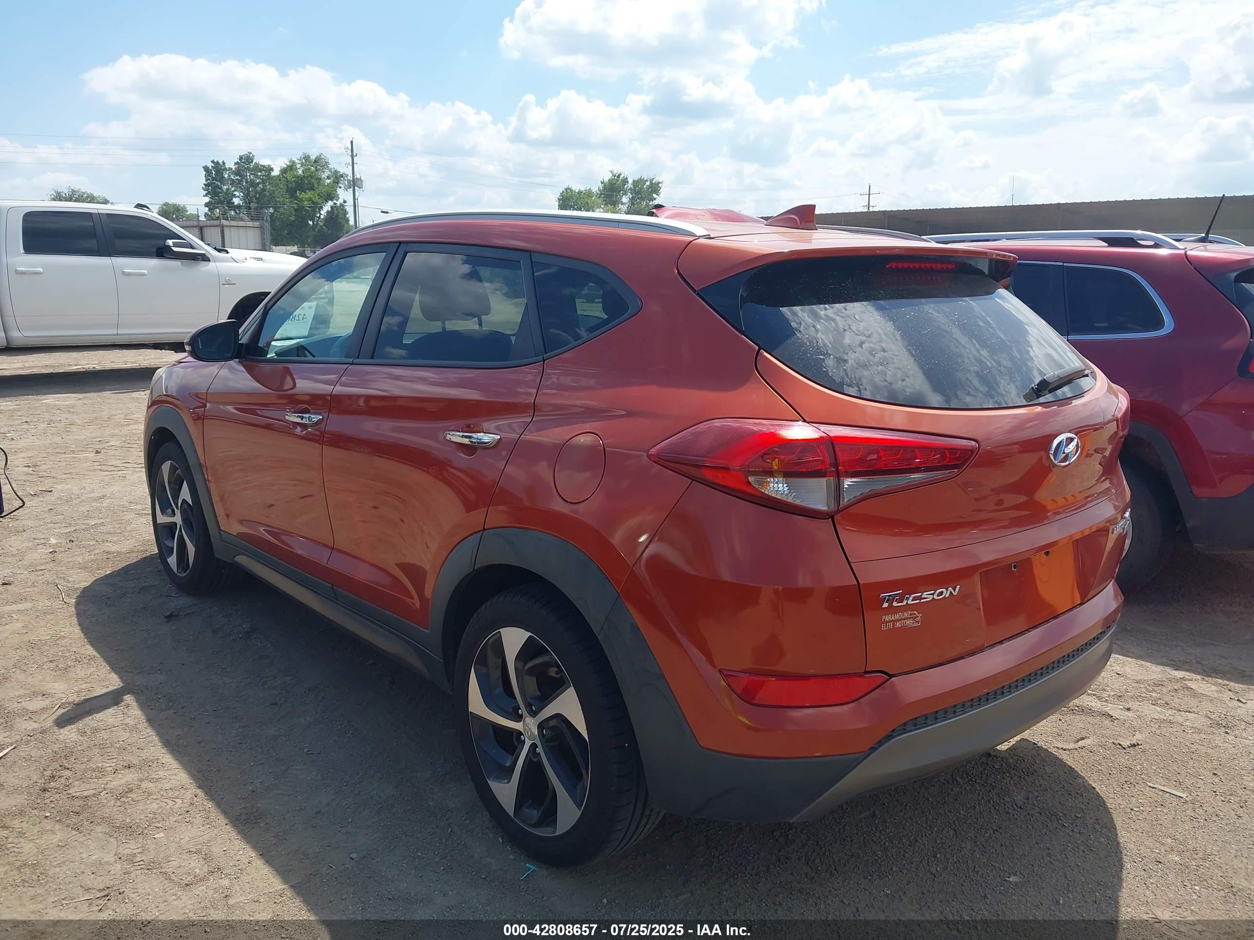 HYUNDAI TUCSON image 3