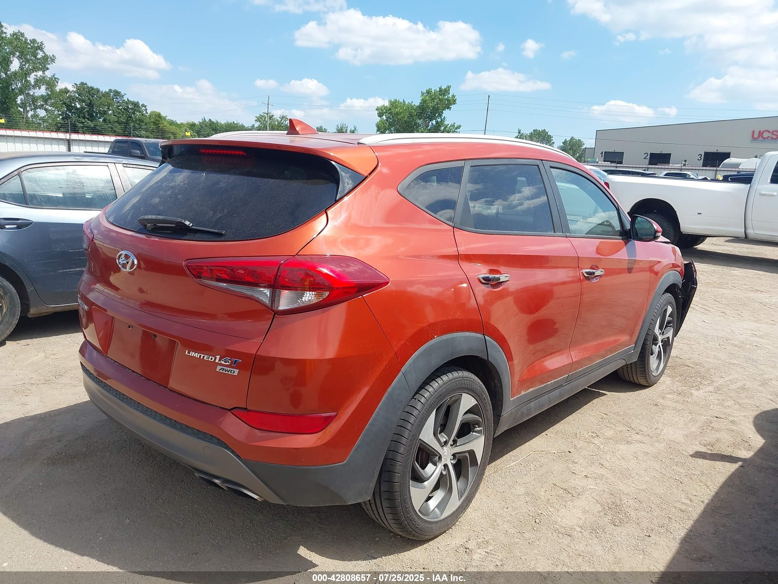 HYUNDAI TUCSON image 4