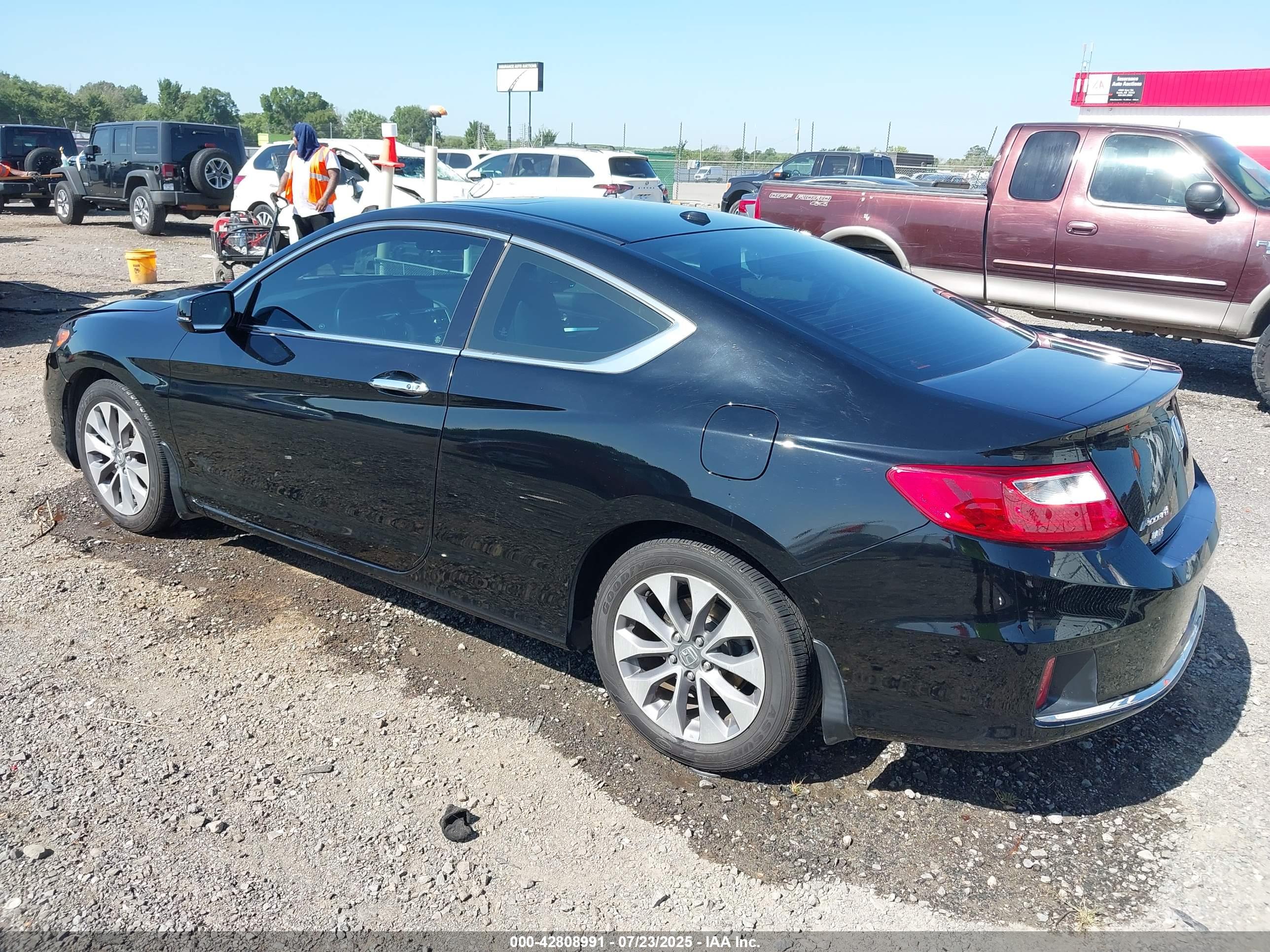 HONDA ACCORD image 3