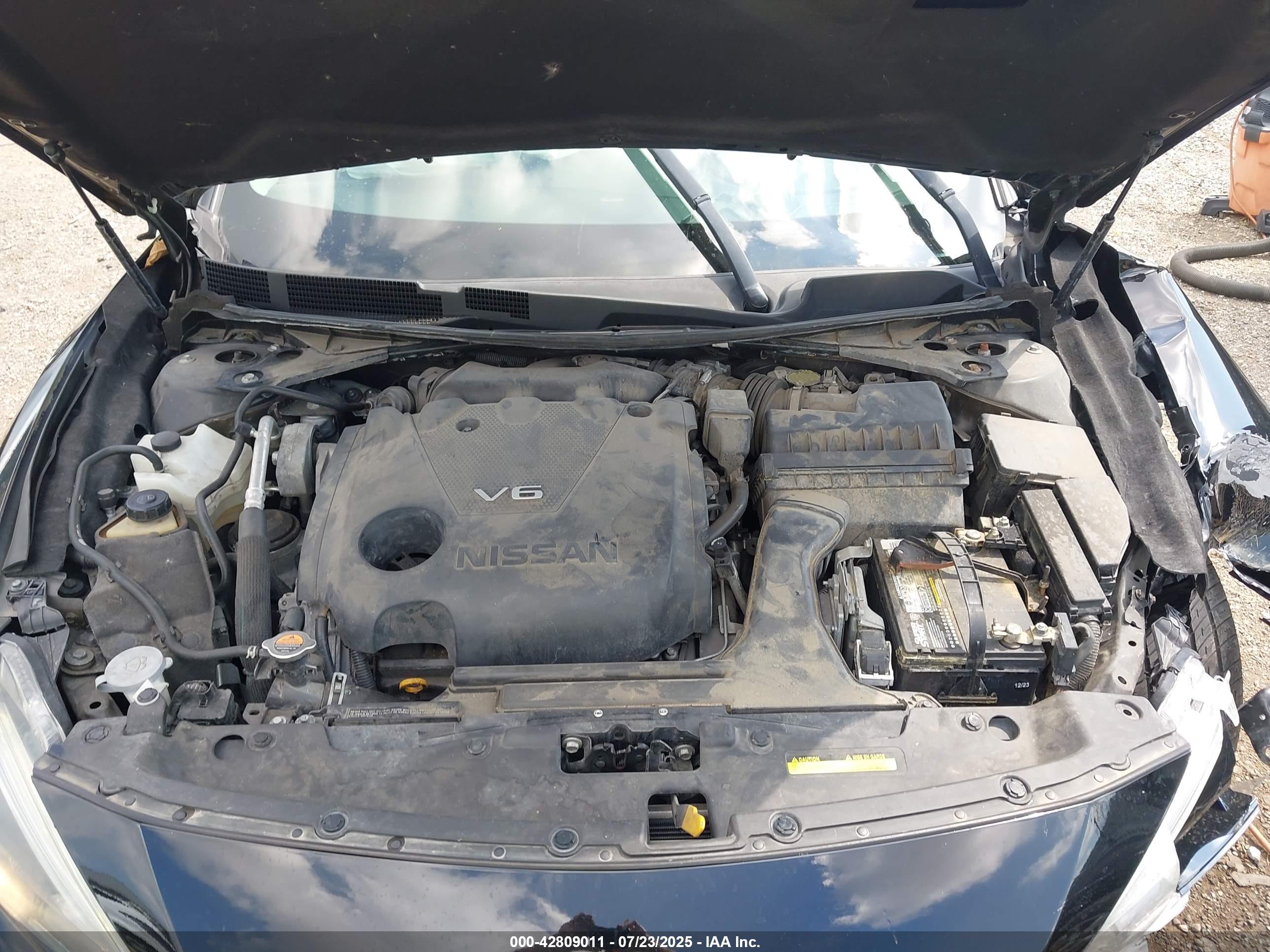 NISSAN MAXIMA image 10