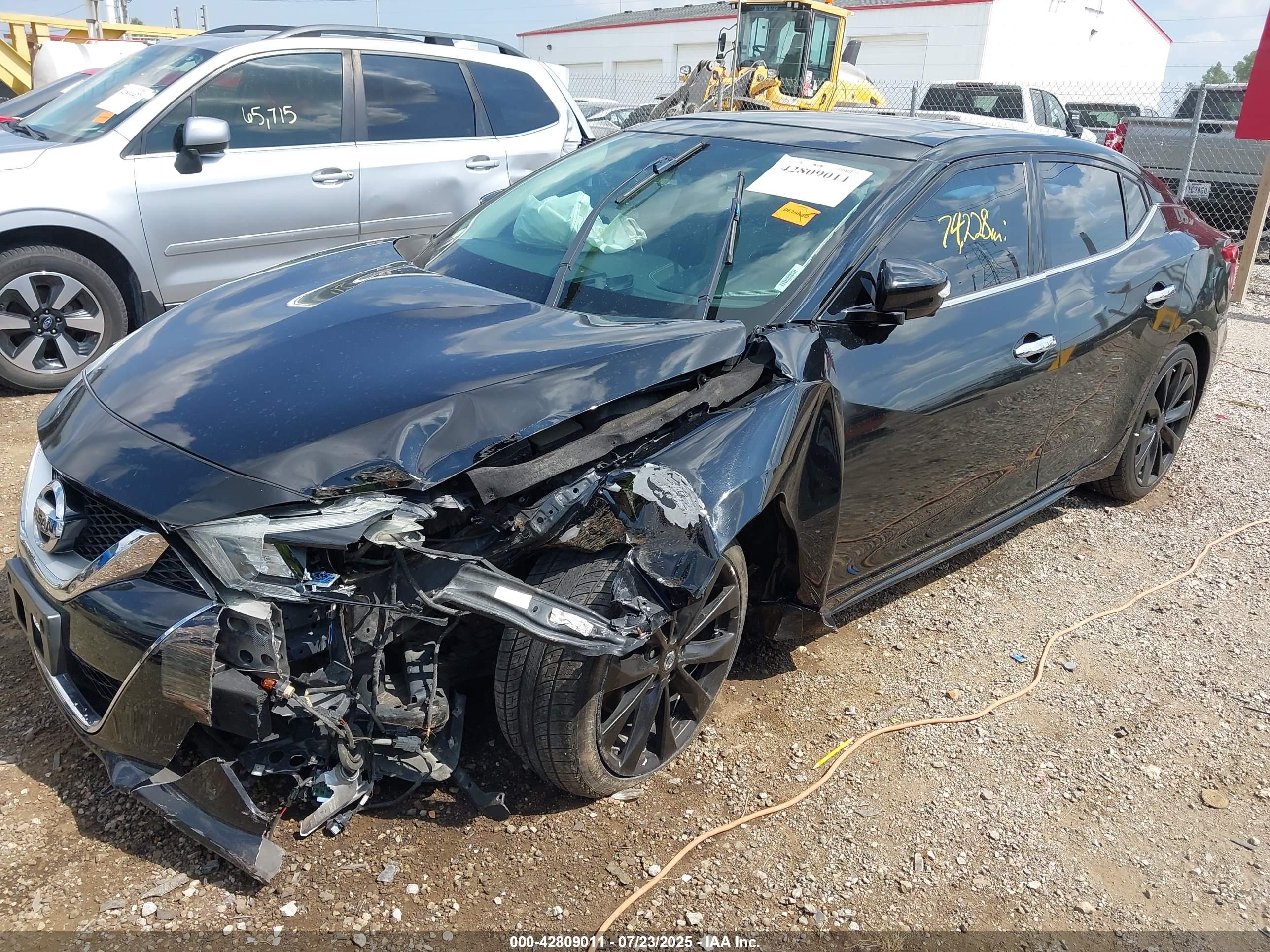 NISSAN MAXIMA image 2