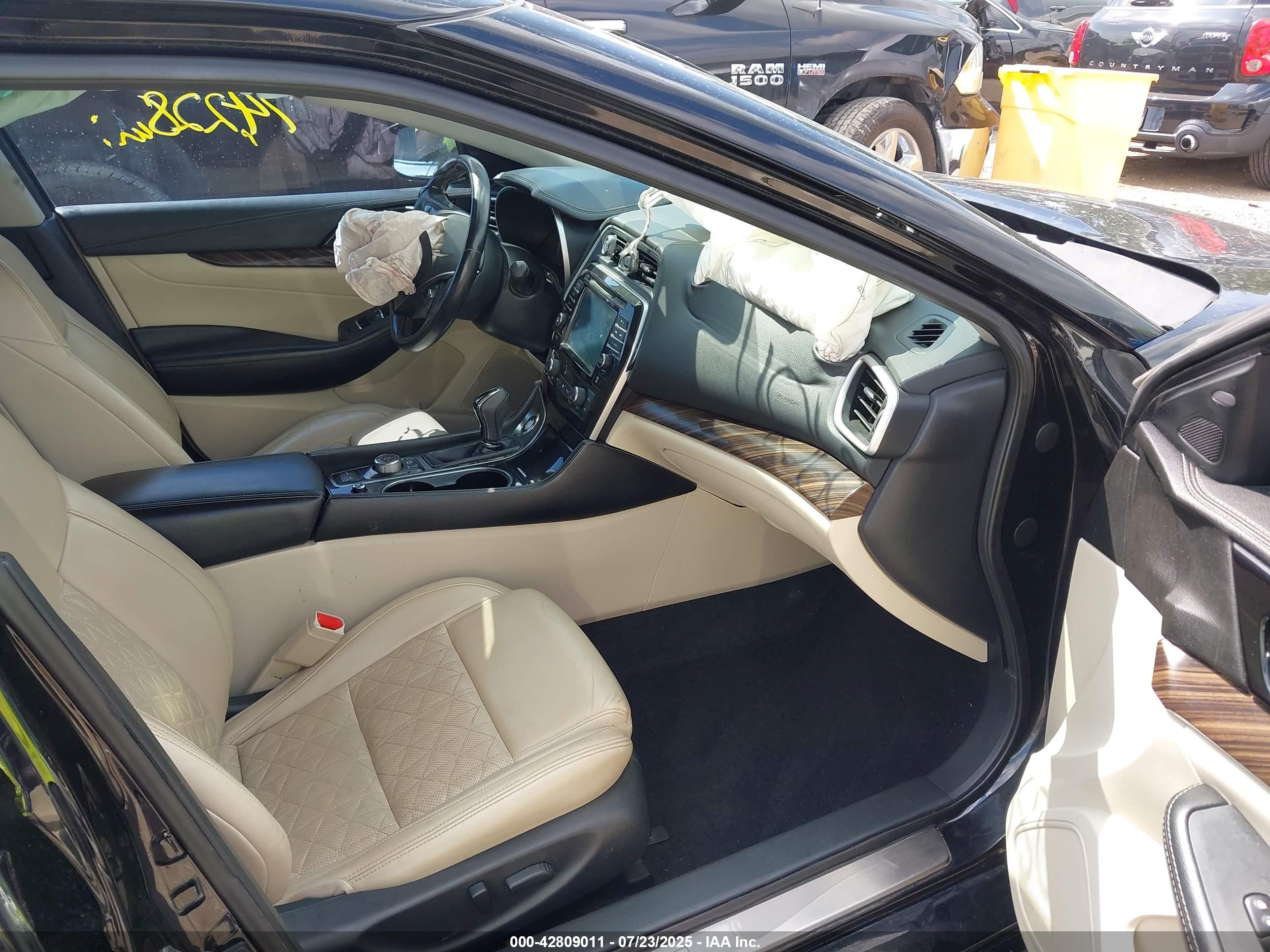 NISSAN MAXIMA image 5