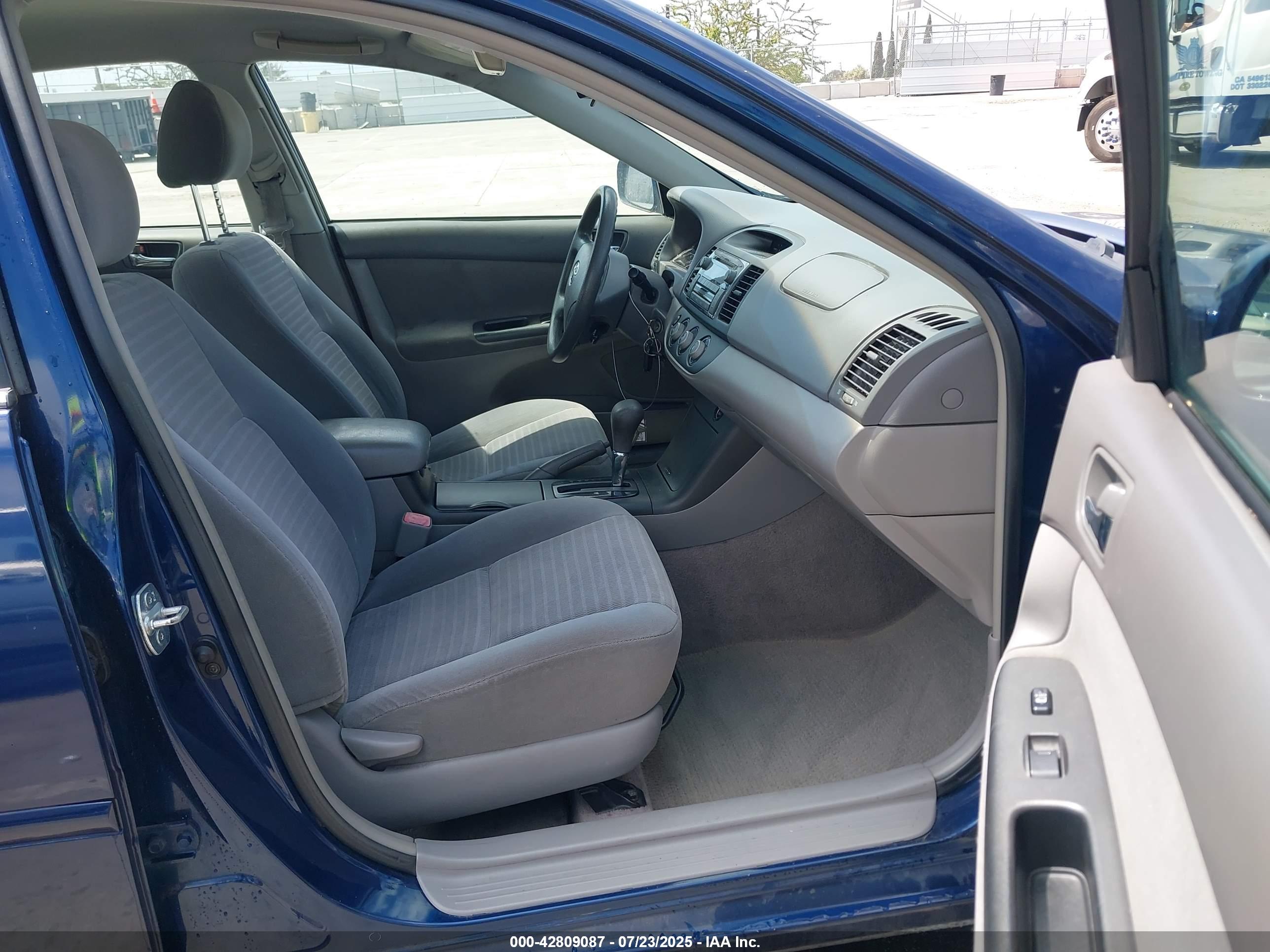 TOYOTA CAMRY image 5