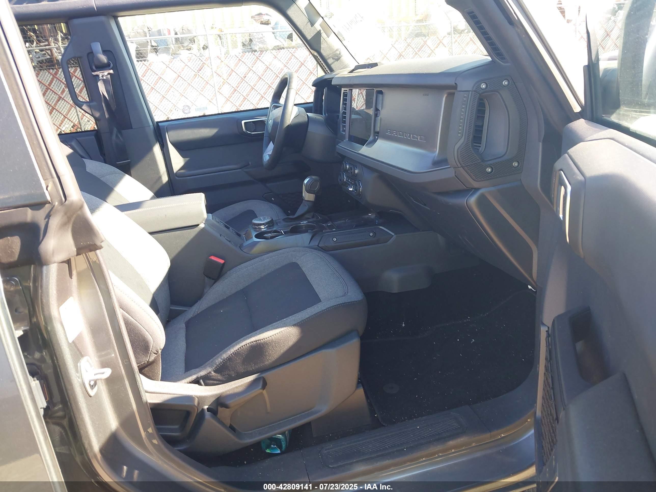 FORD BRONCO image 5