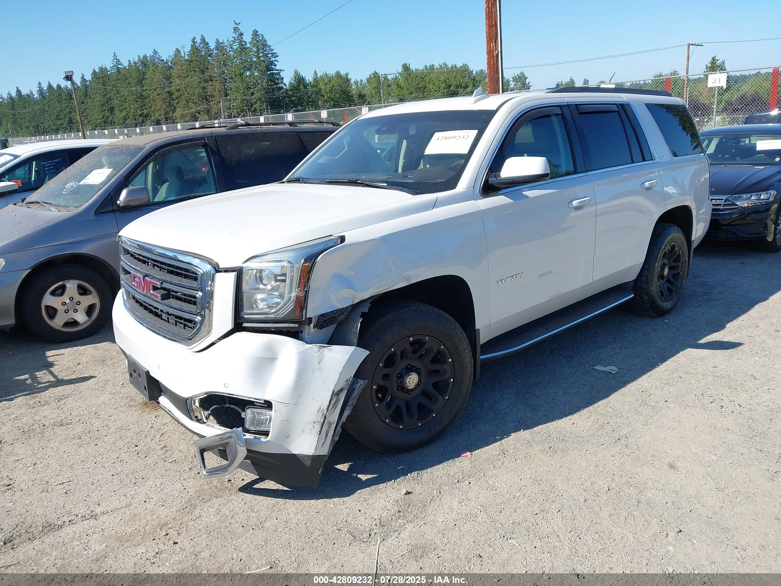 GMC YUKON image 2