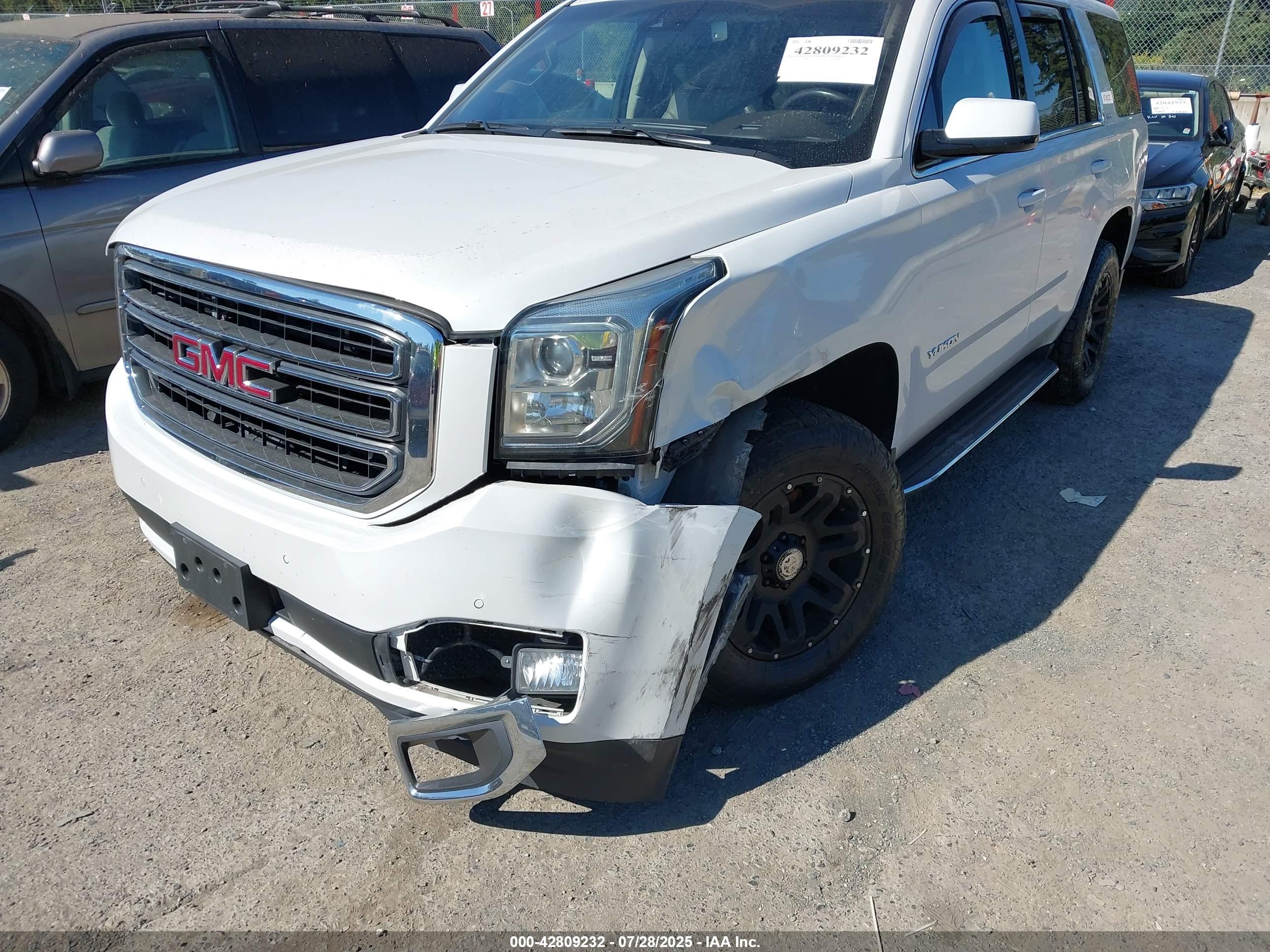 GMC YUKON image 6
