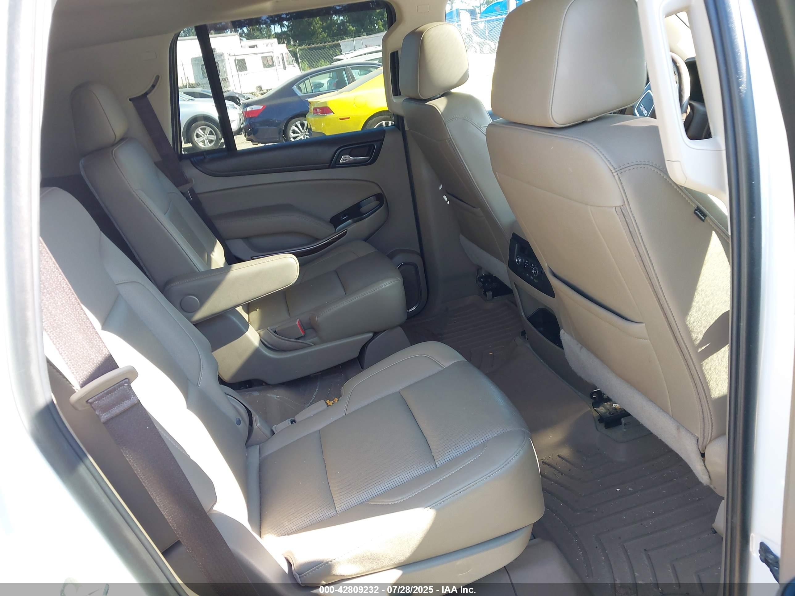GMC YUKON image 8