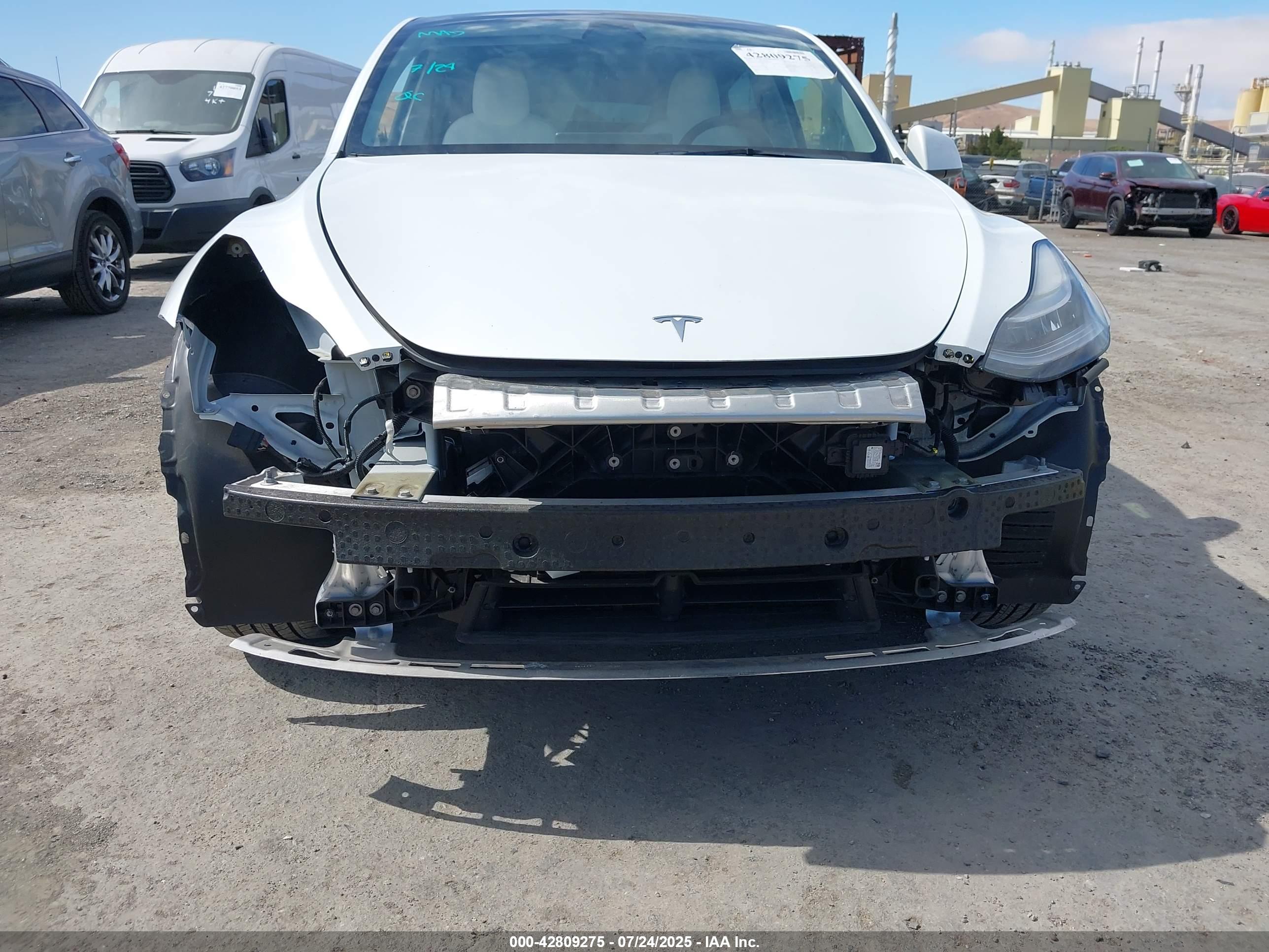 TESLA MODEL image 6