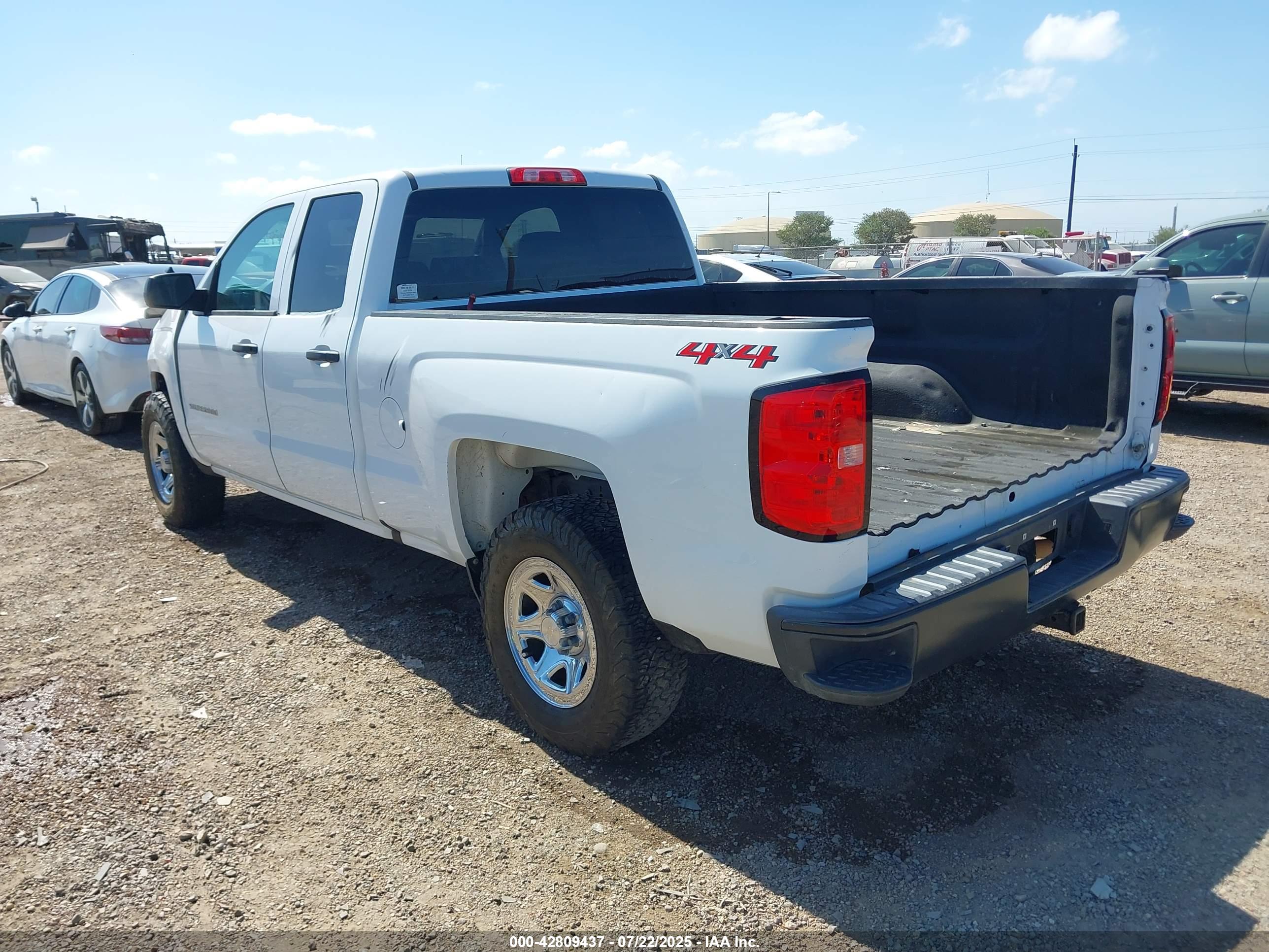 CHEVROLET SILVERADO image 3
