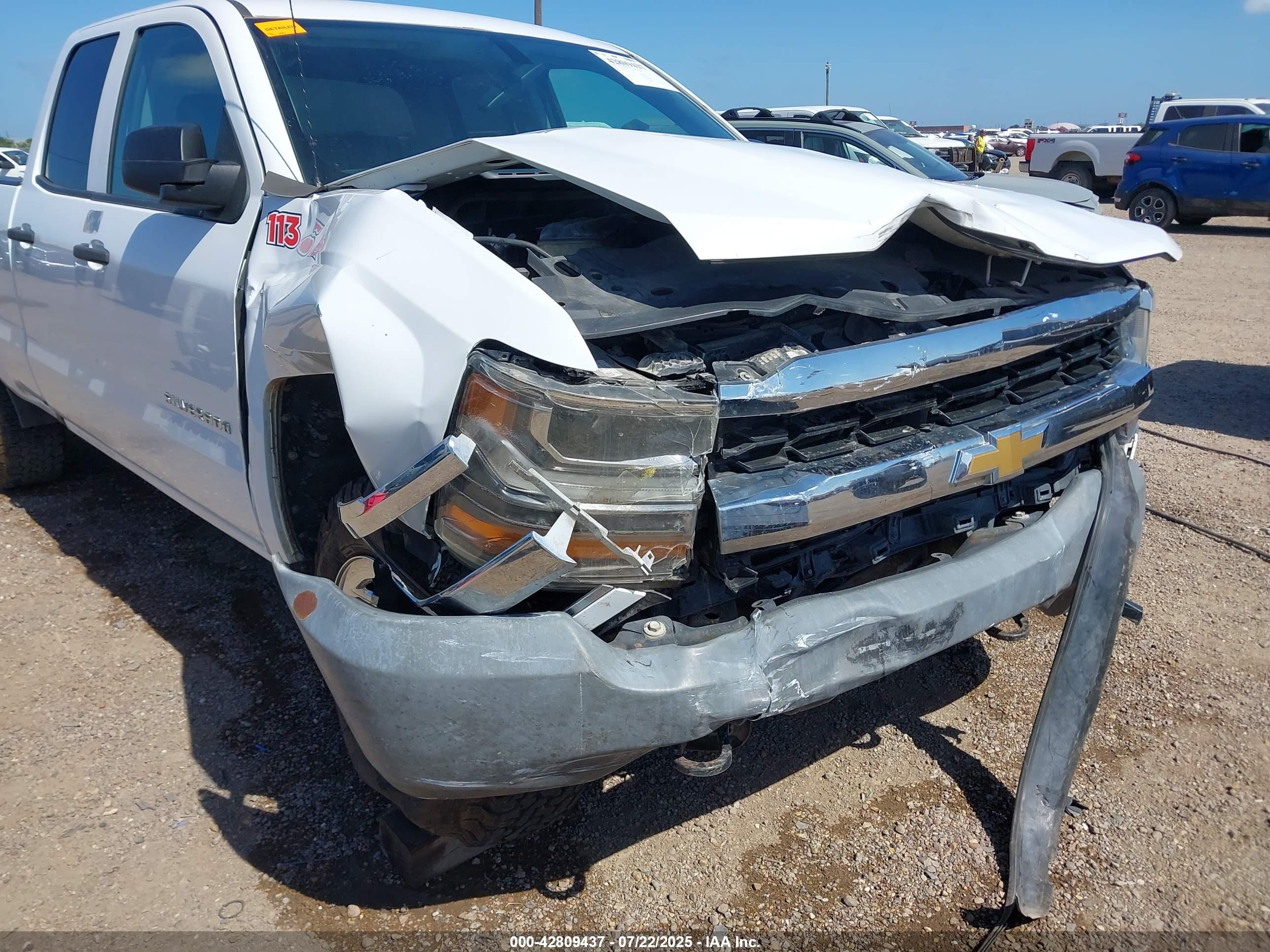 CHEVROLET SILVERADO image 6