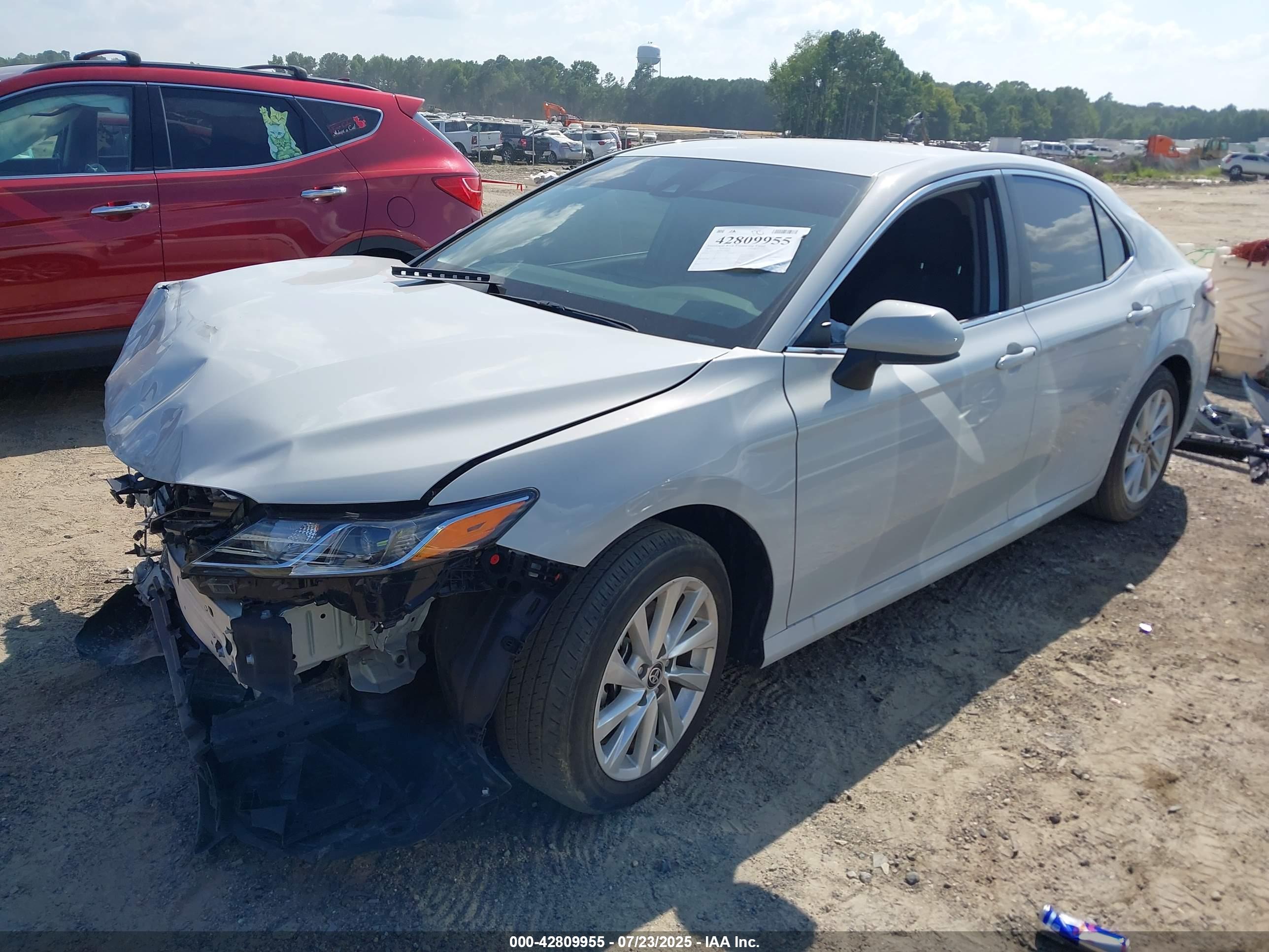 TOYOTA CAMRY image 2