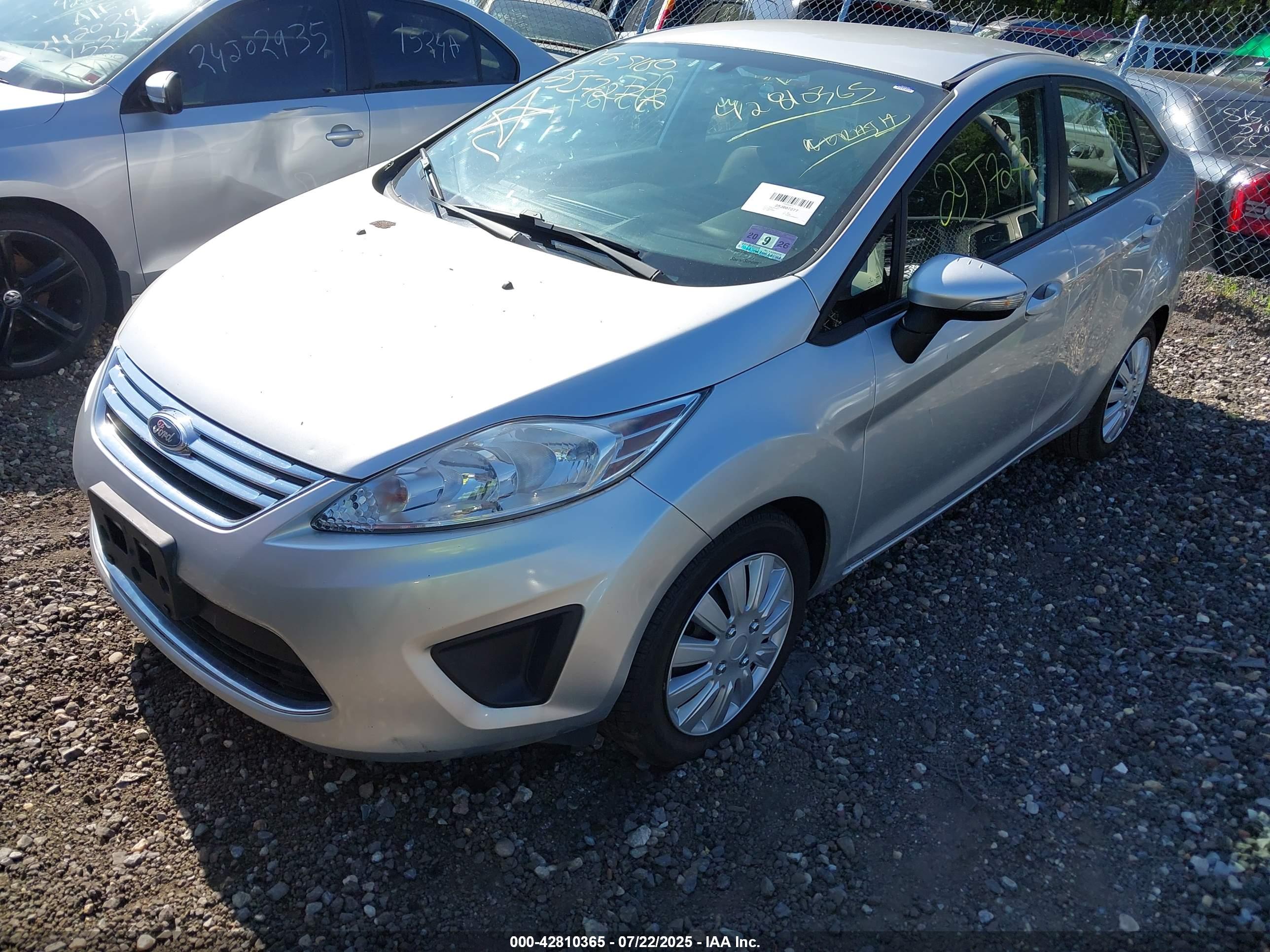 FORD FIESTA image 2