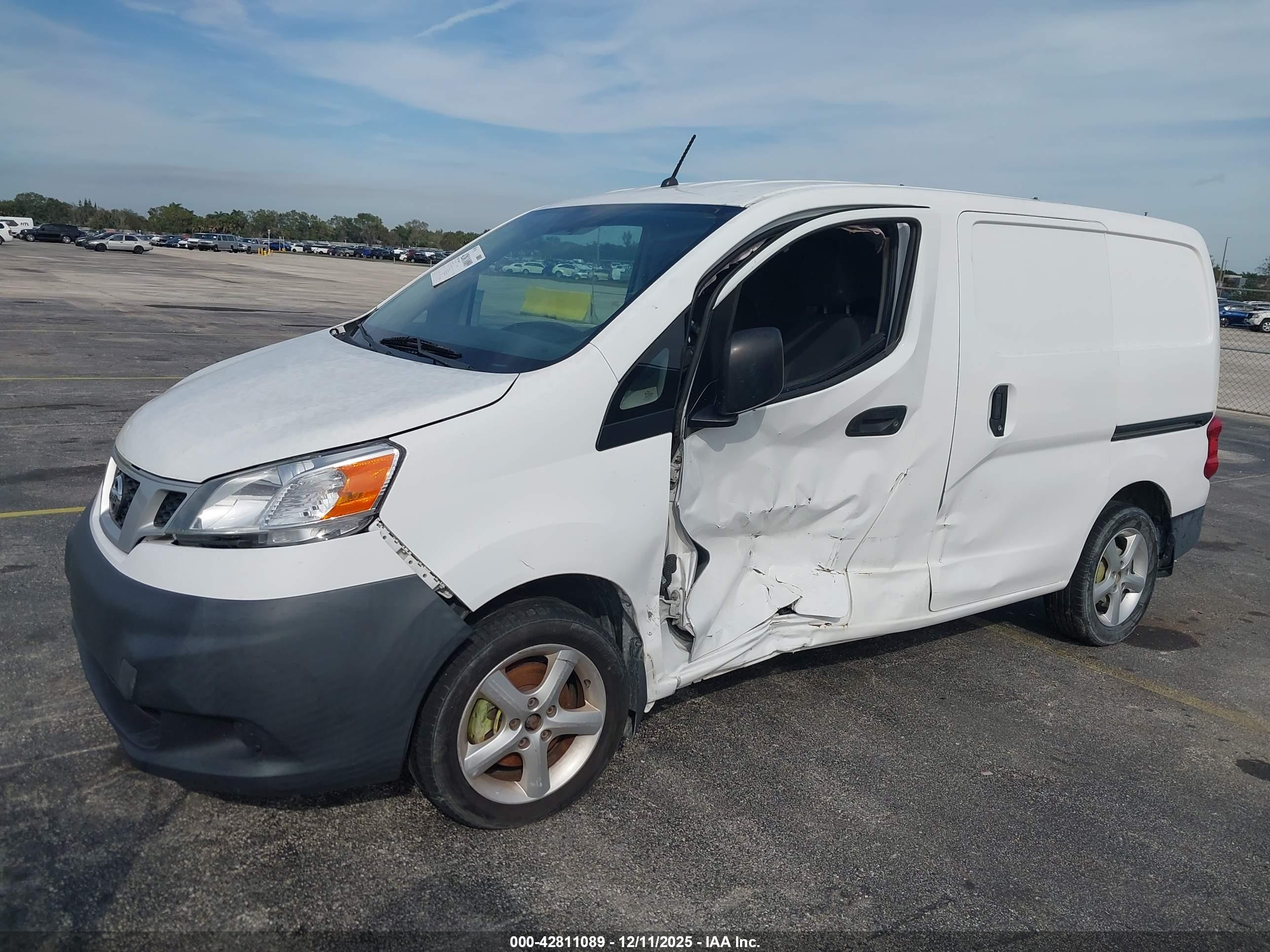NISSAN NV200 image 6
