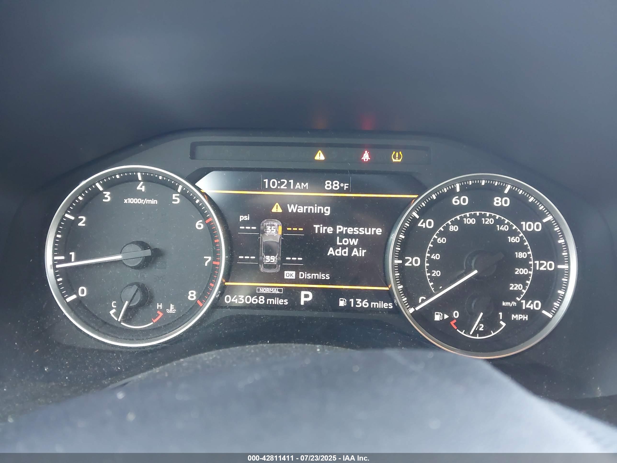 MITSUBISHI OUTLANDER image 7
