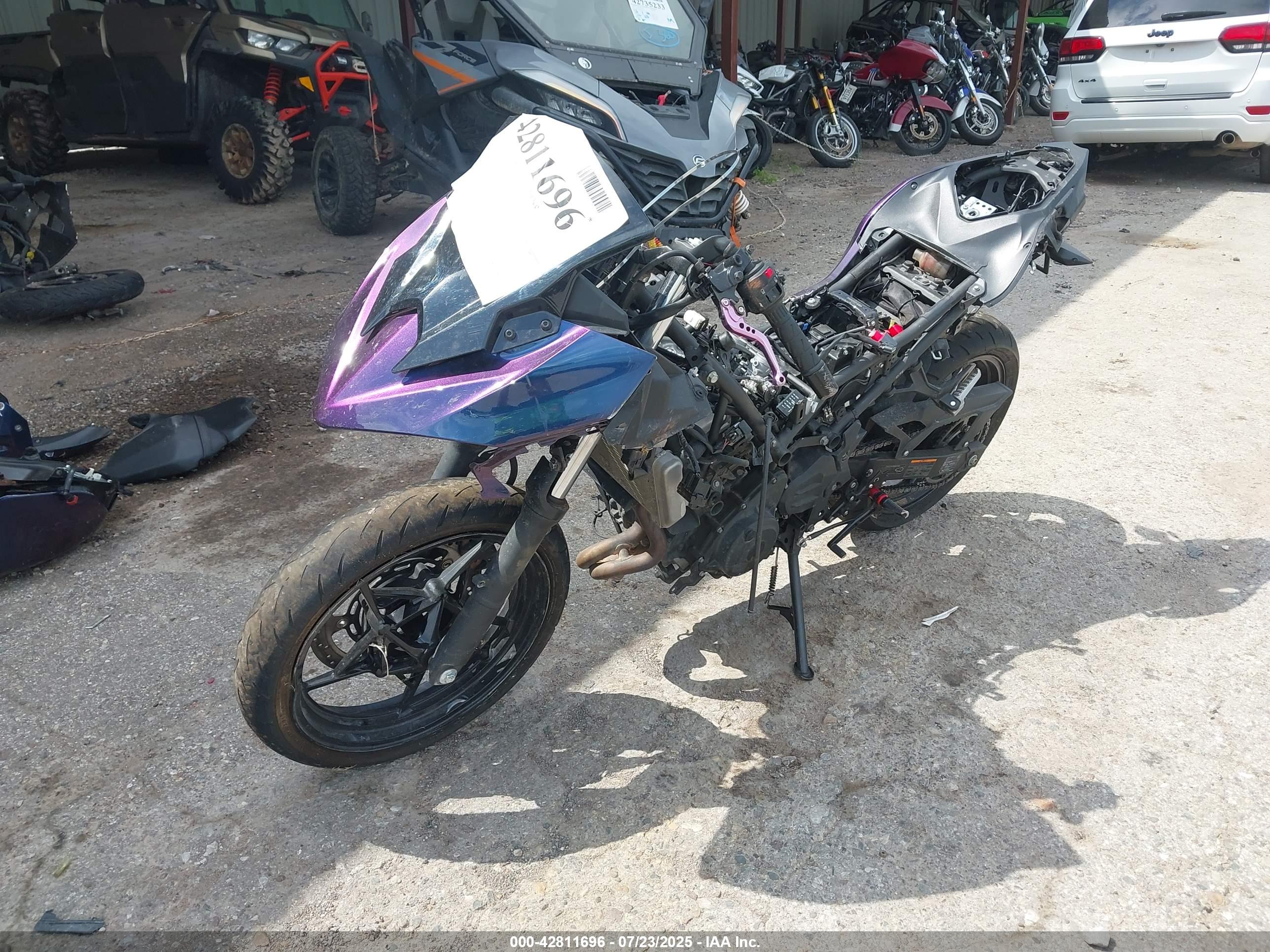 KAWASAKI EX500 image 2