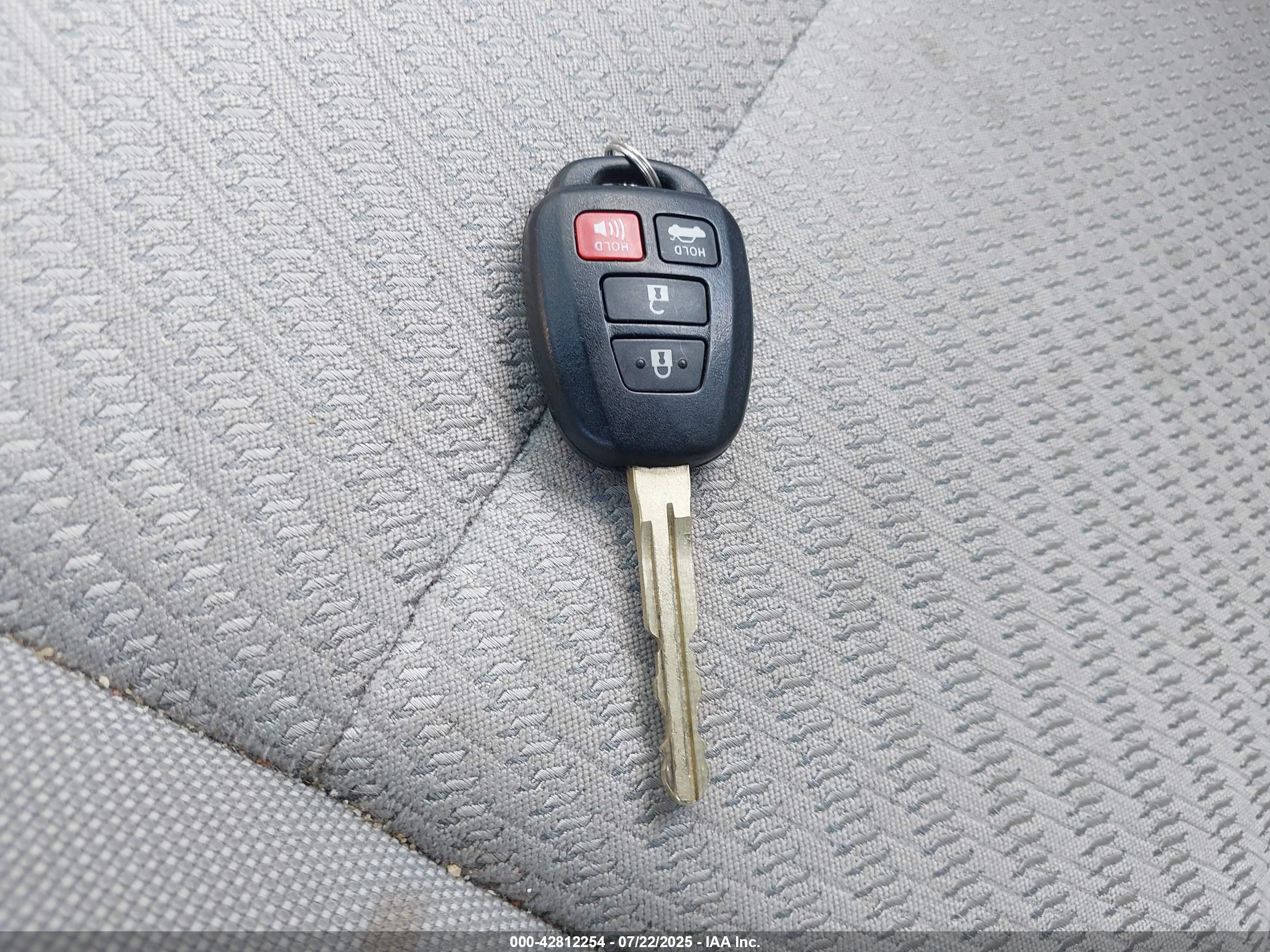 TOYOTA CAMRY image 11