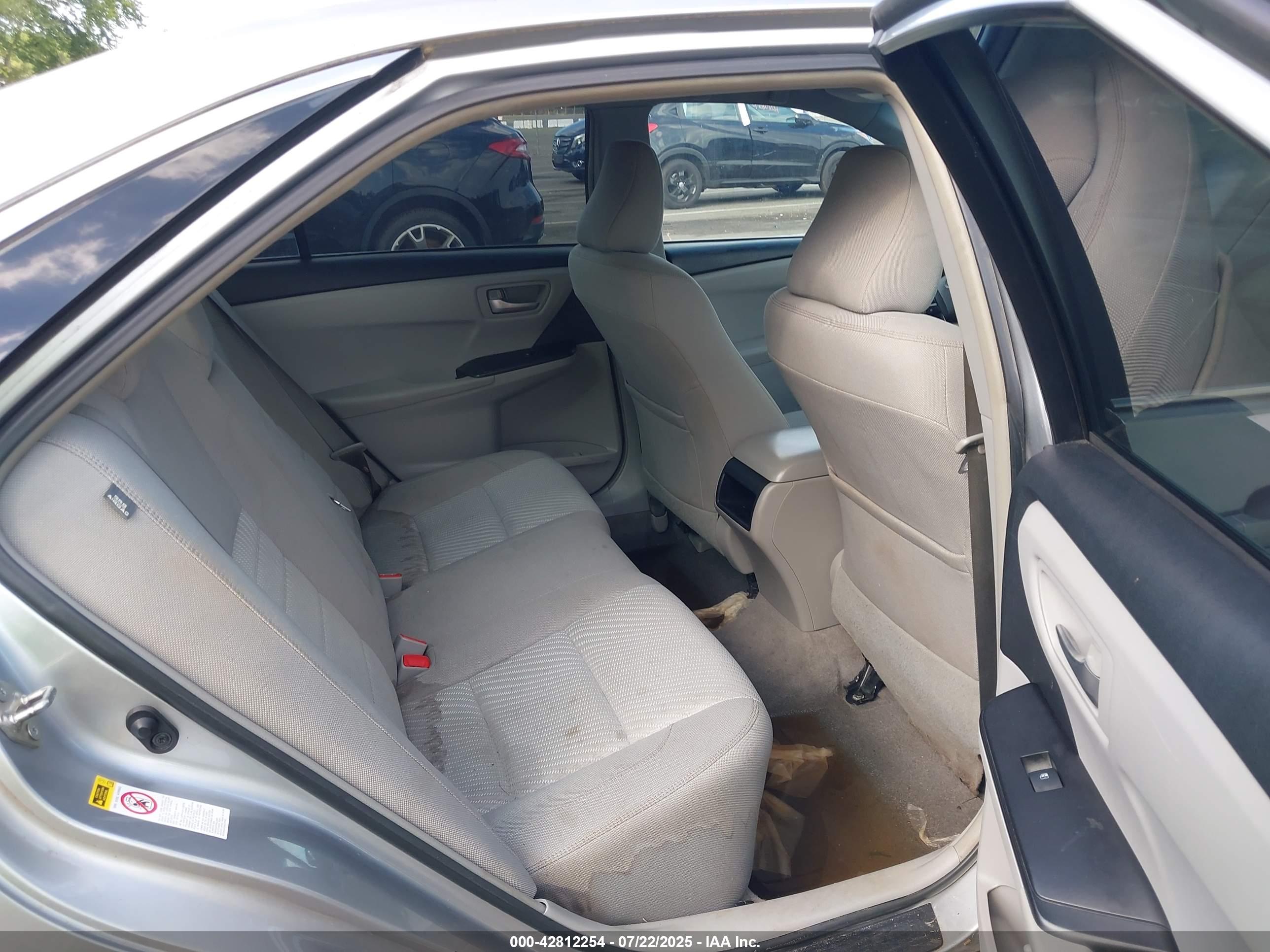 TOYOTA CAMRY image 8