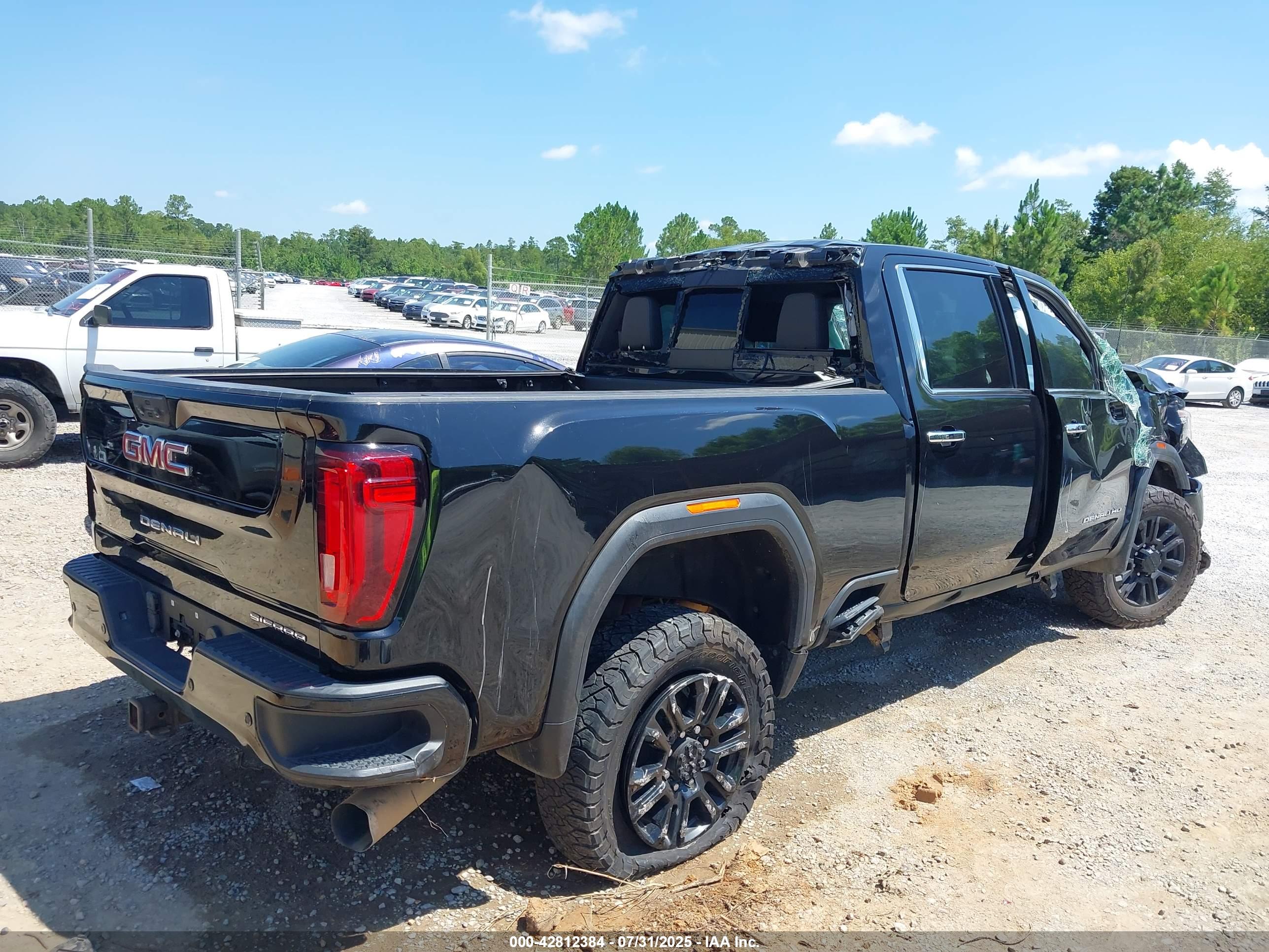 GMC SIERRA image 4