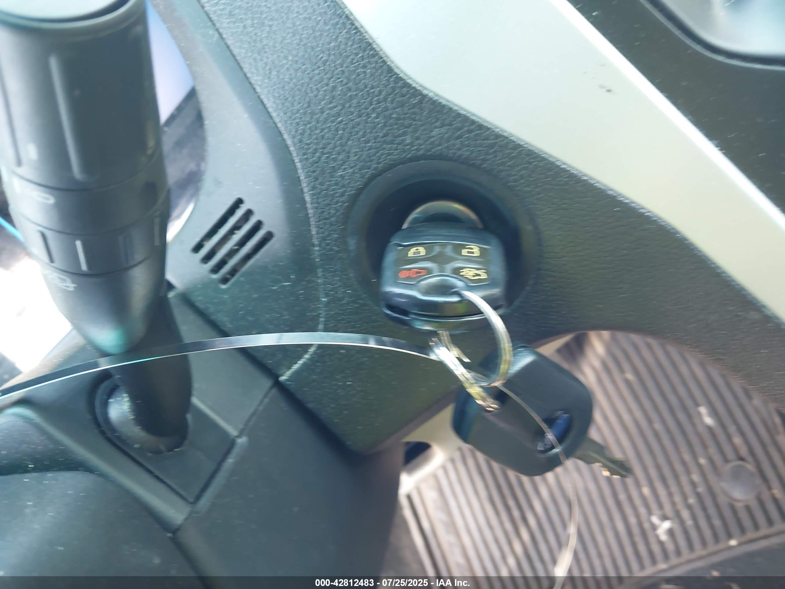 FORD EXPLORER image 11