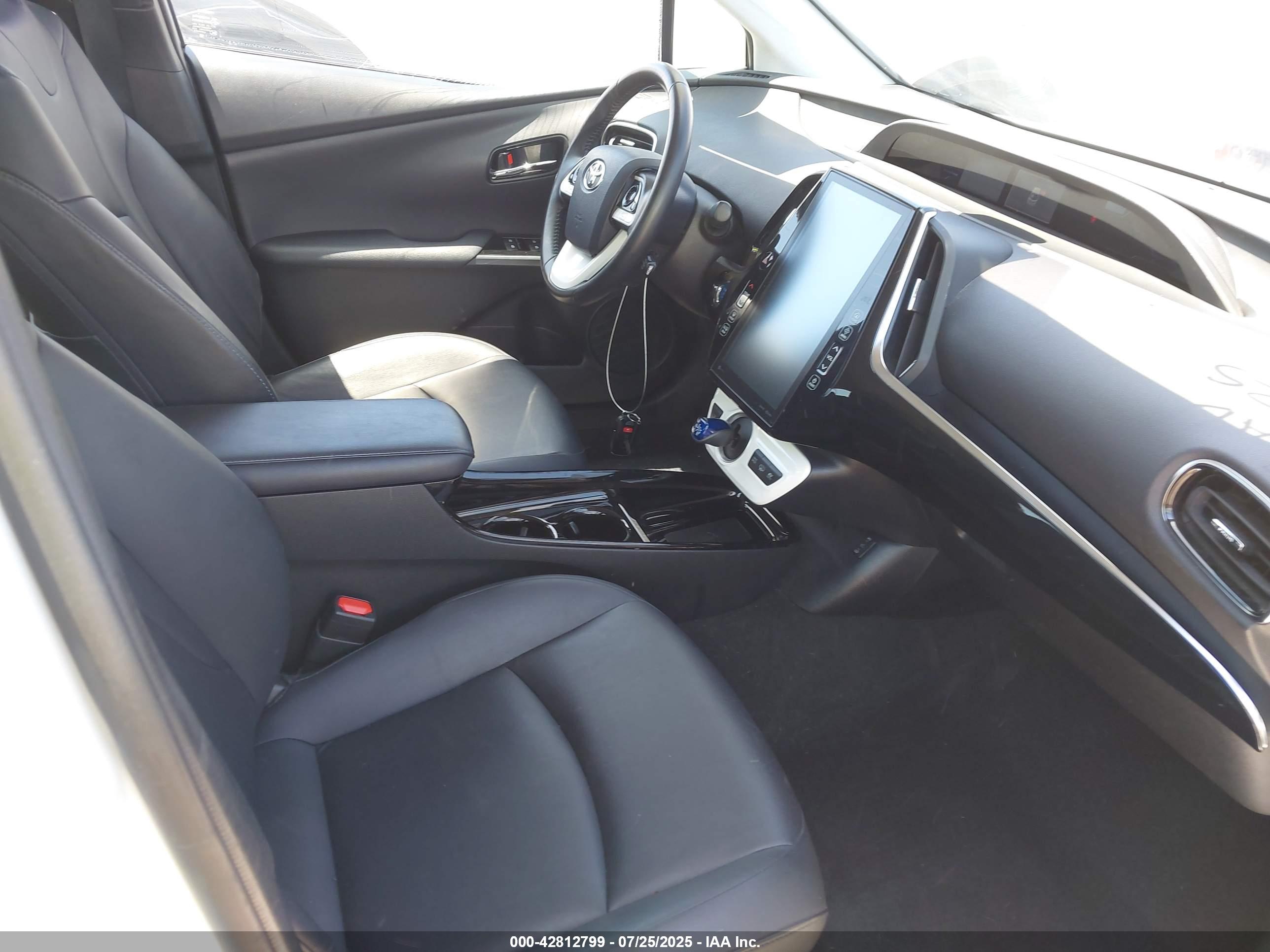 TOYOTA PRIUS image 5