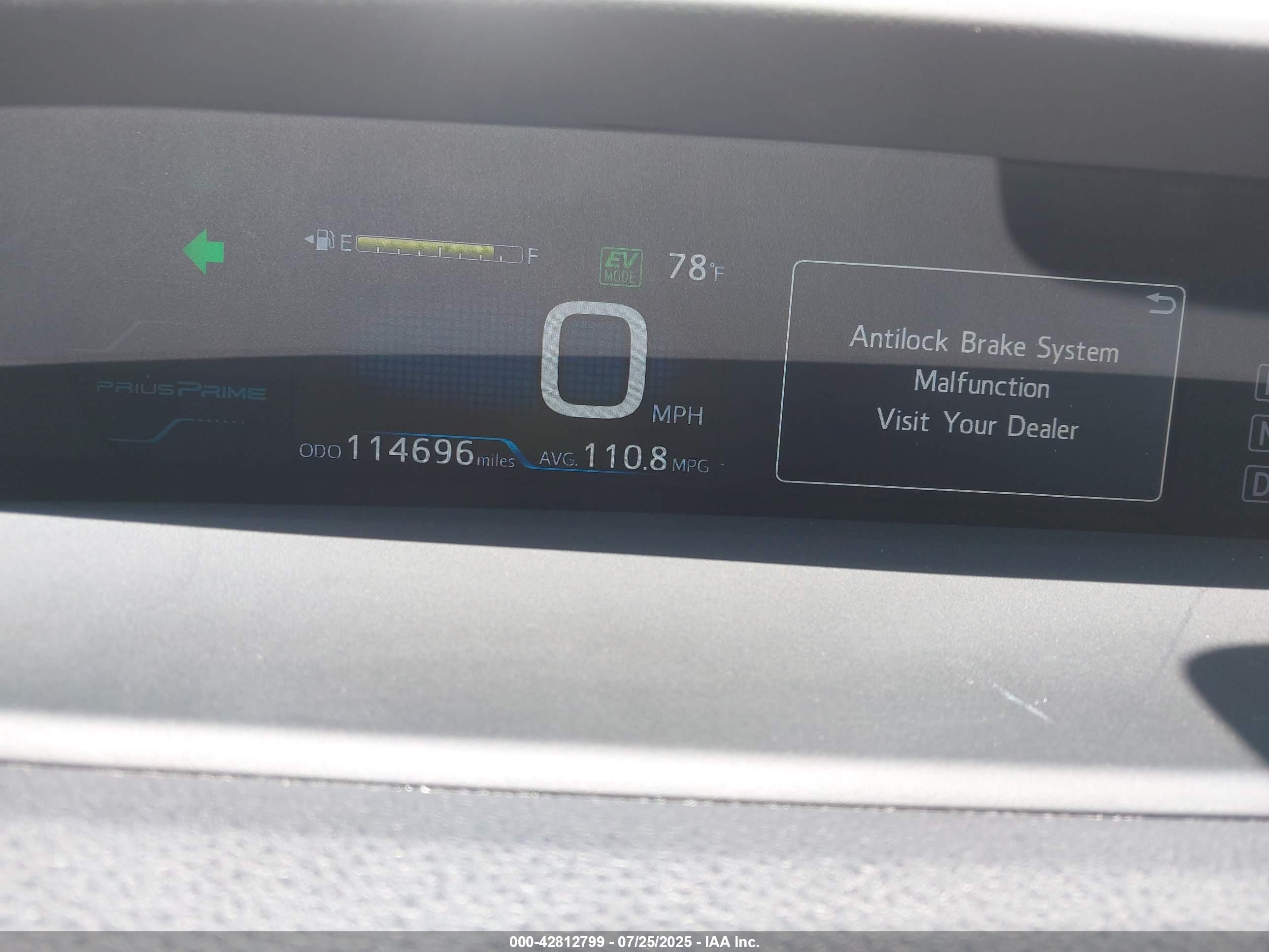 TOYOTA PRIUS image 7