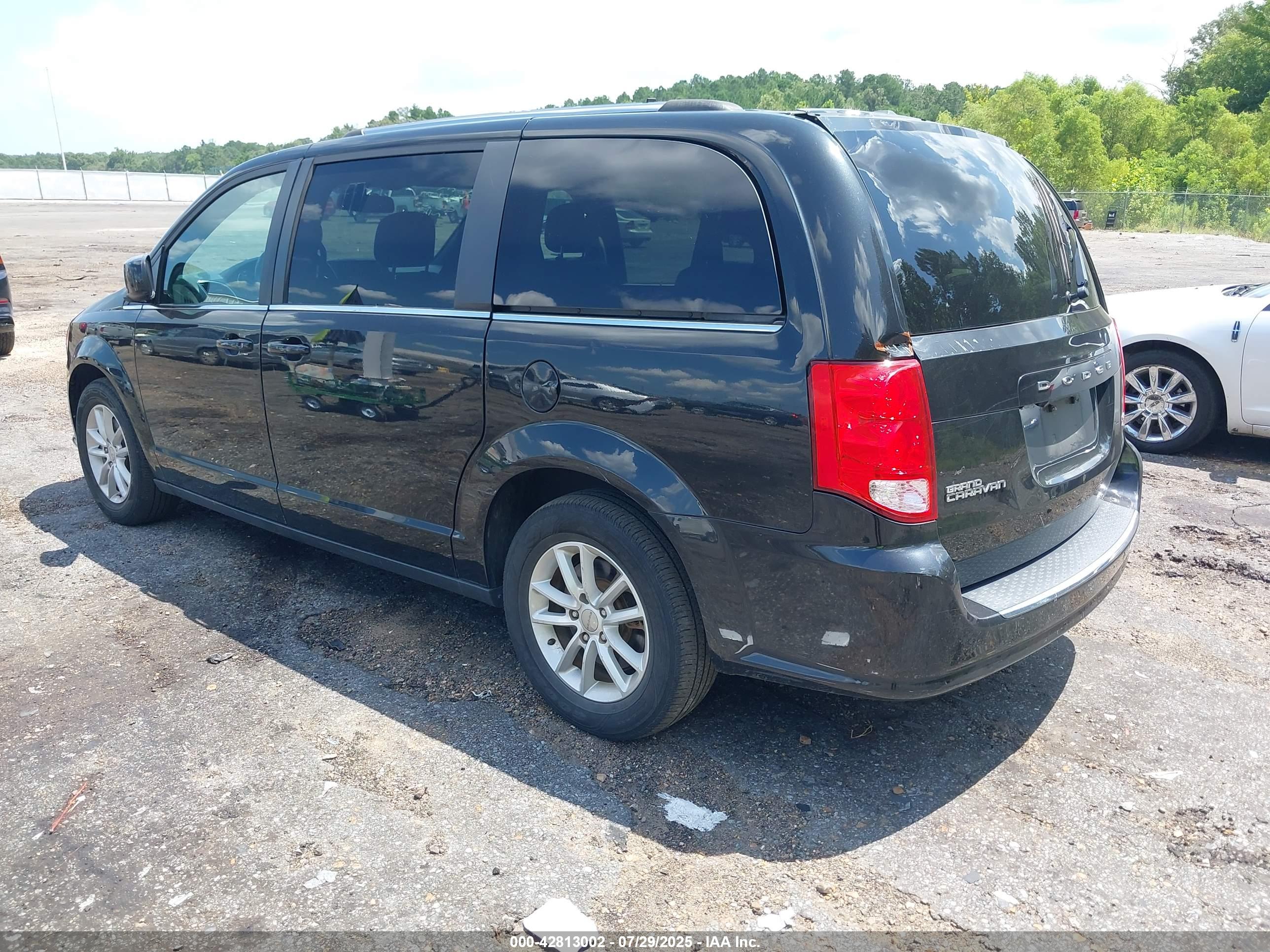 DODGE GRAND image 3