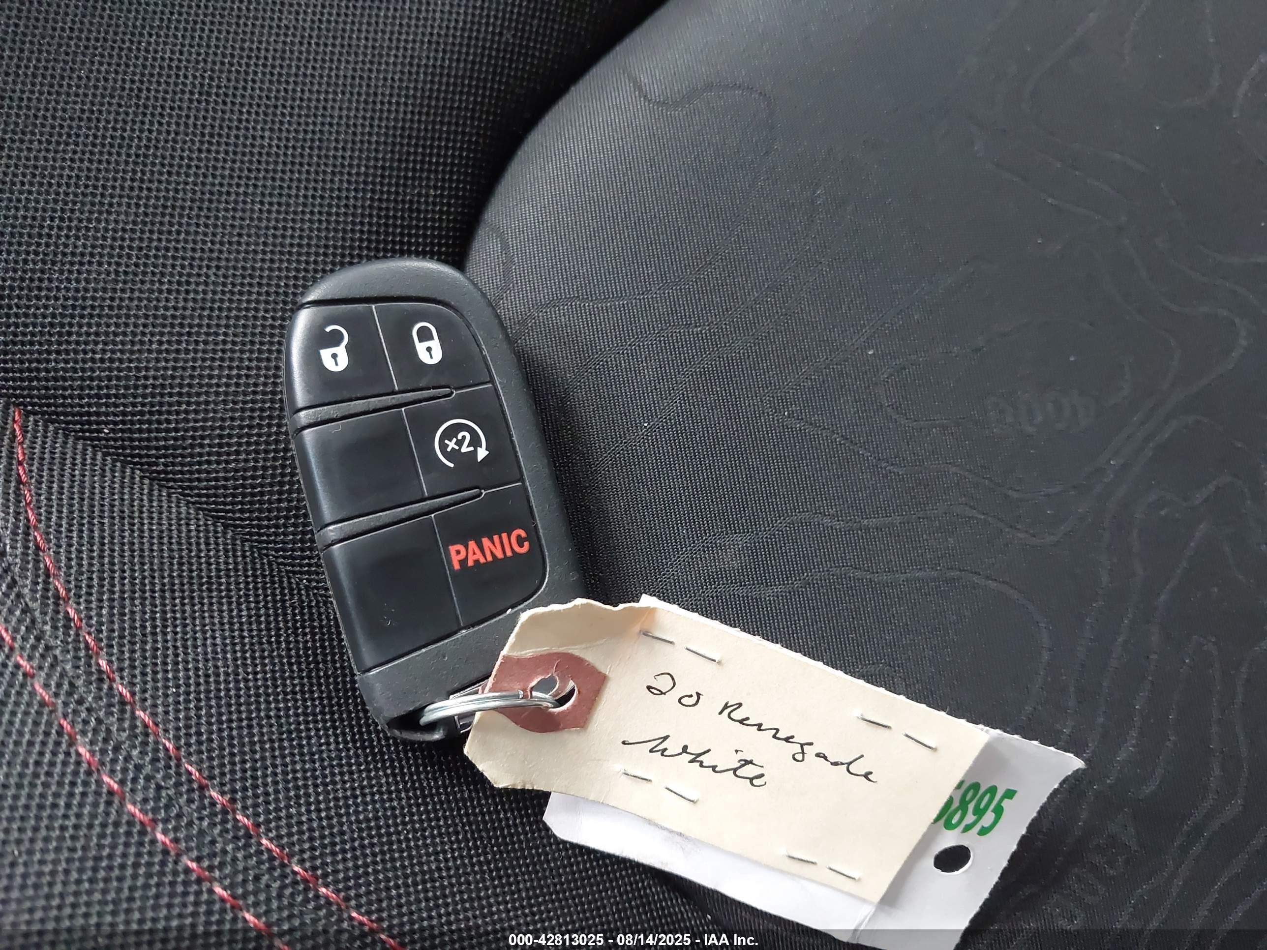 JEEP RENEGADE image 11