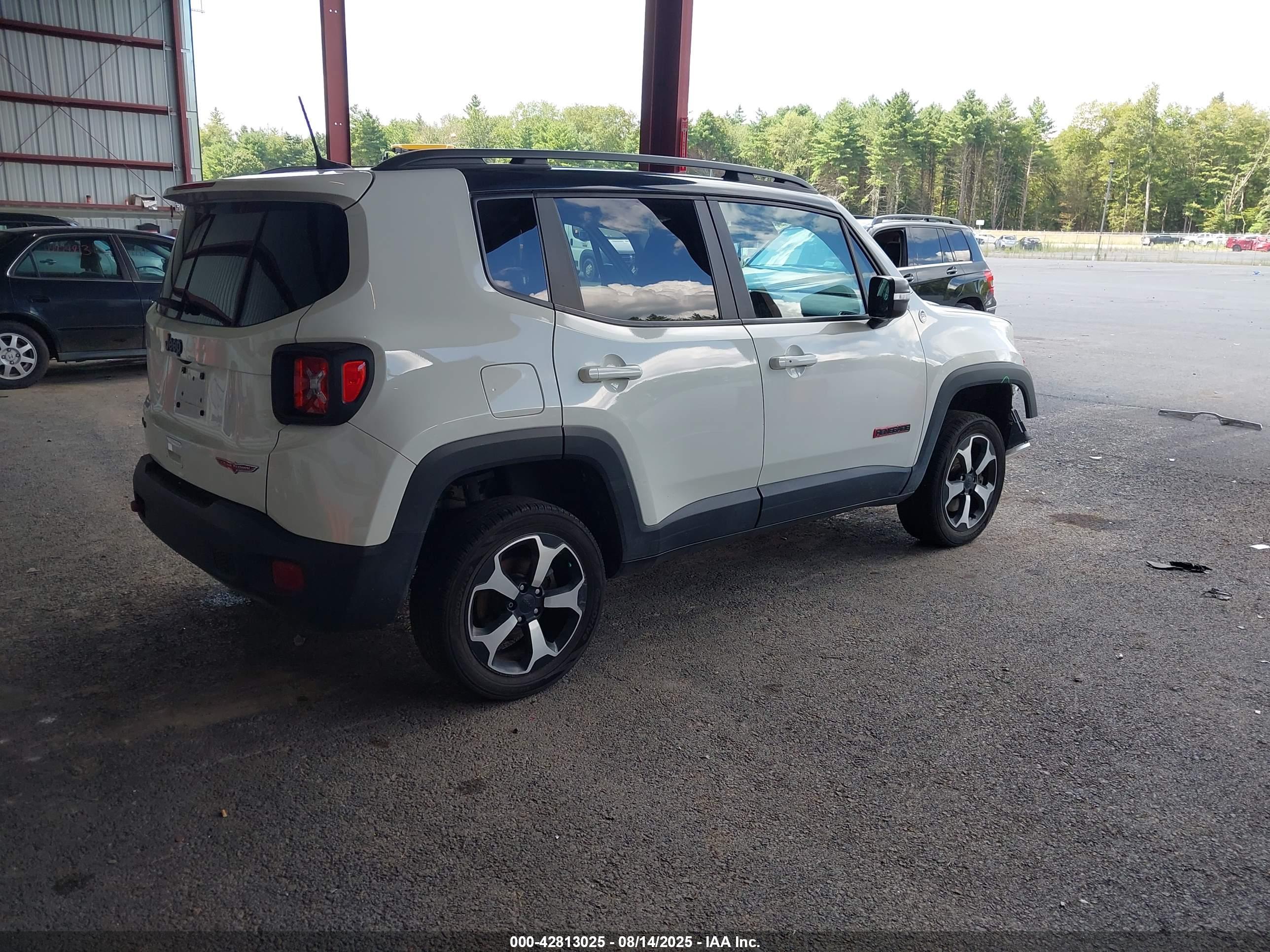 JEEP RENEGADE image 4