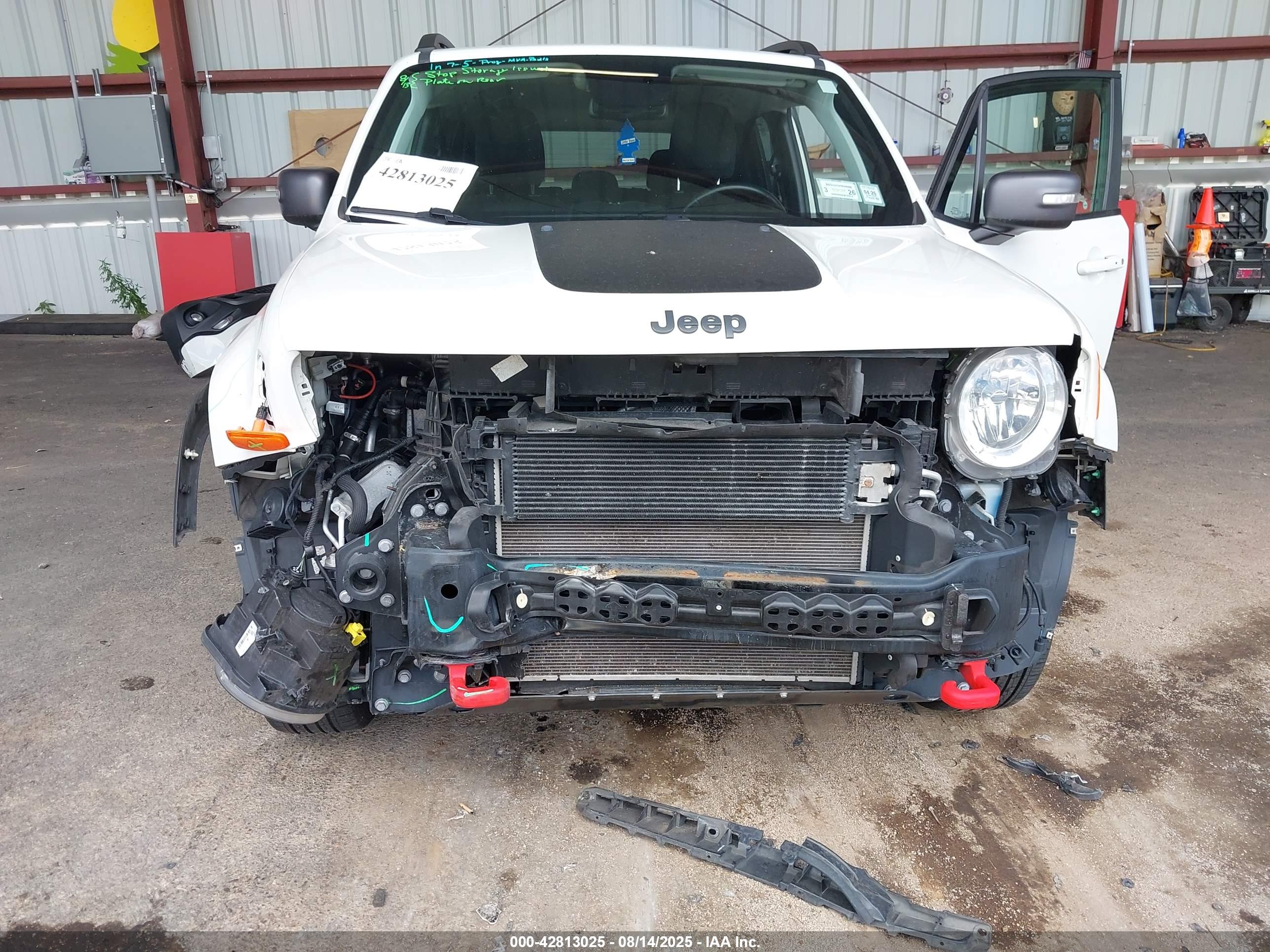 JEEP RENEGADE image 6
