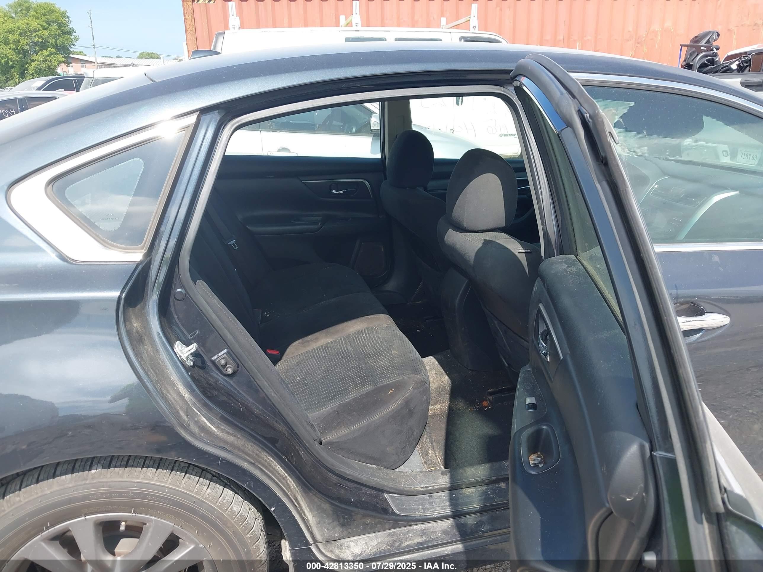 NISSAN ALTIMA image 8