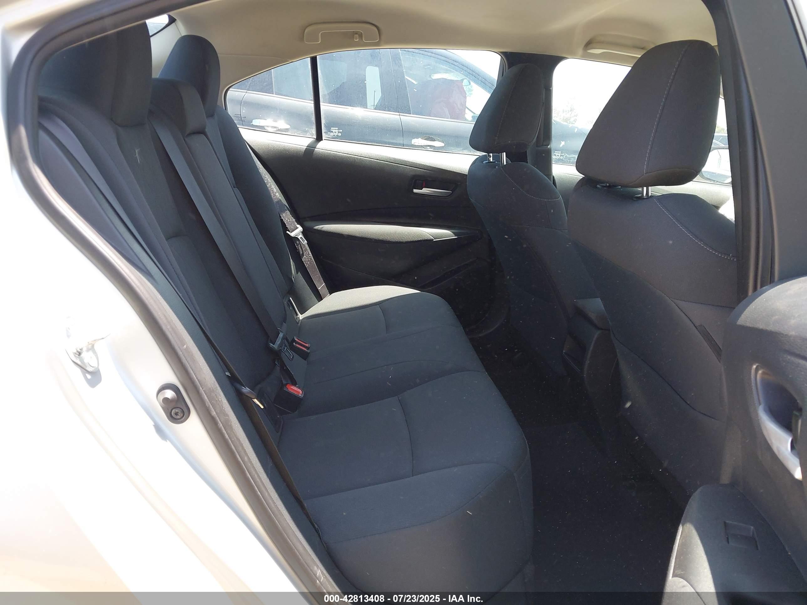 TOYOTA COROLLA image 8