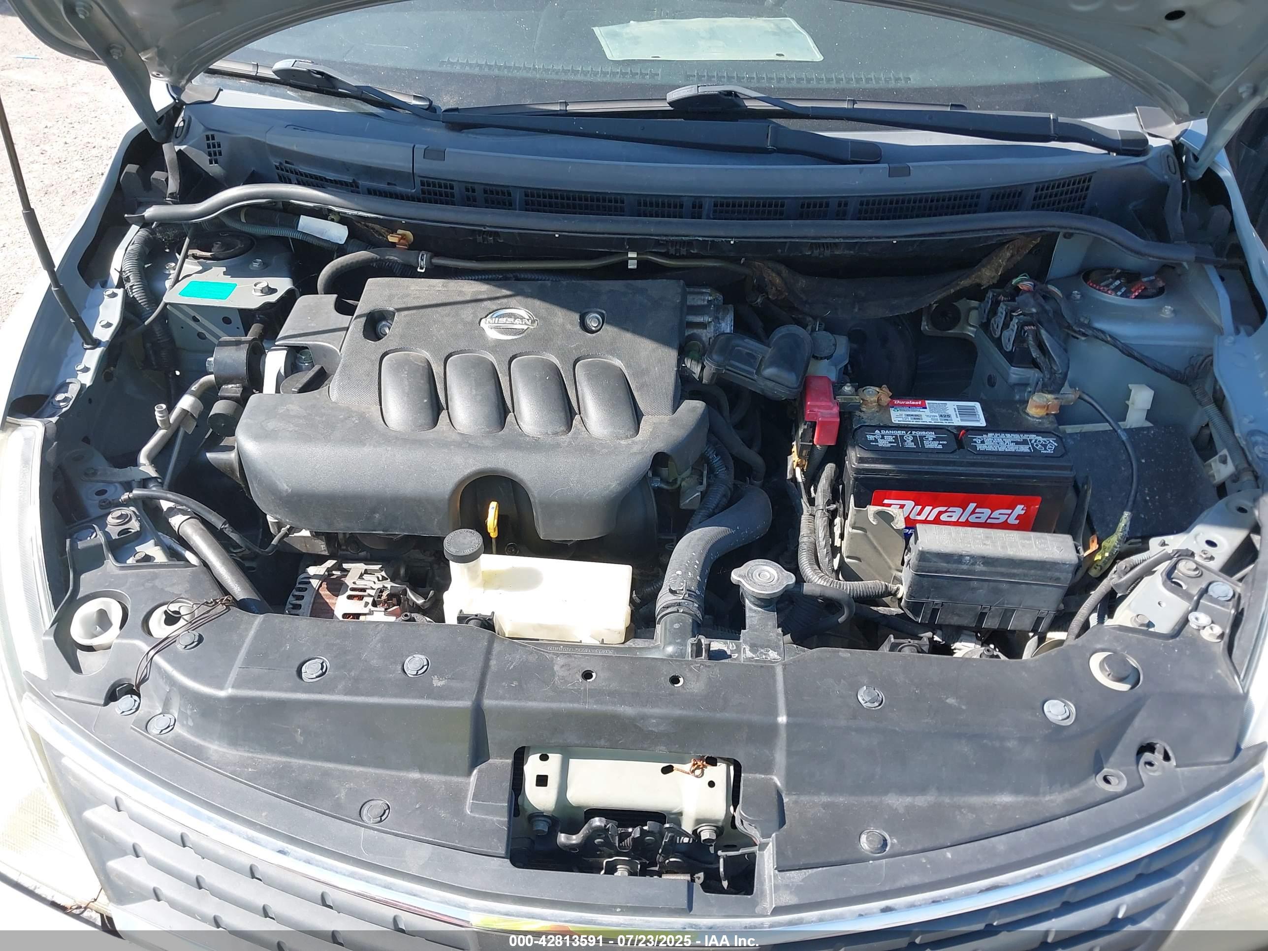 NISSAN VERSA image 10