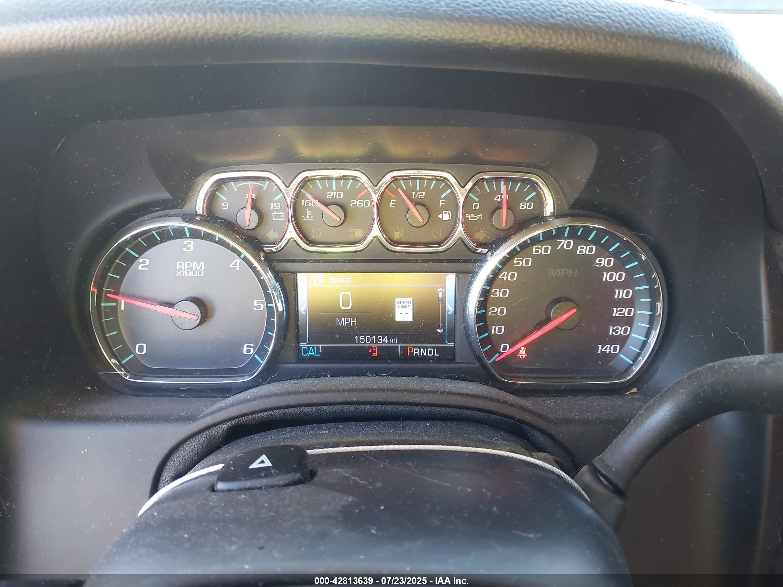CHEVROLET SUBURBAN image 7