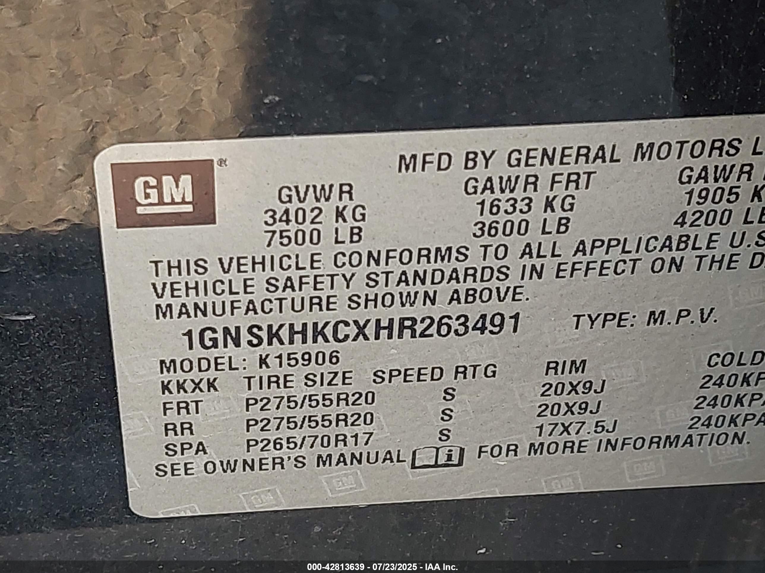 CHEVROLET SUBURBAN image 9