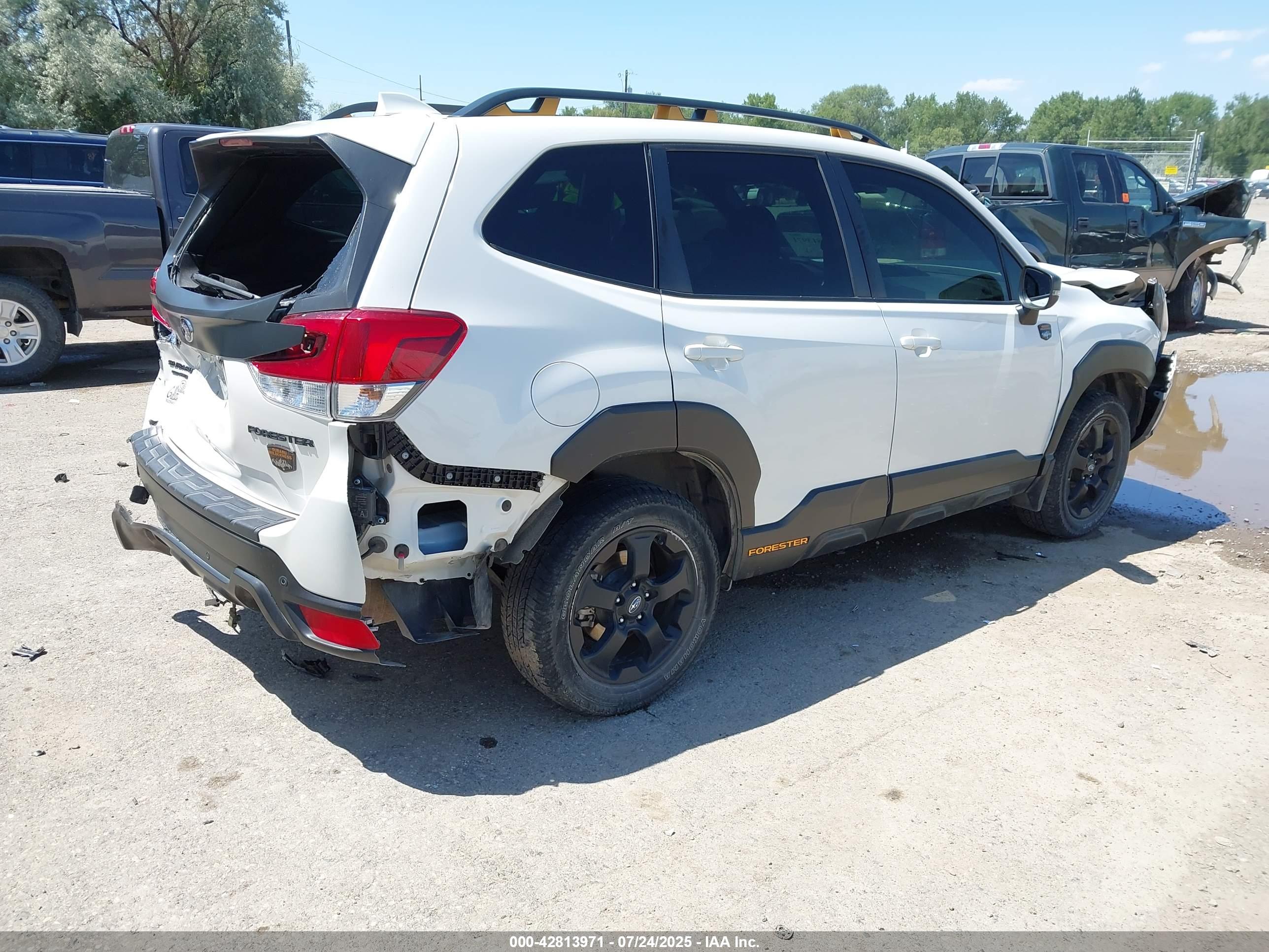 SUBARU FORESTER image 4