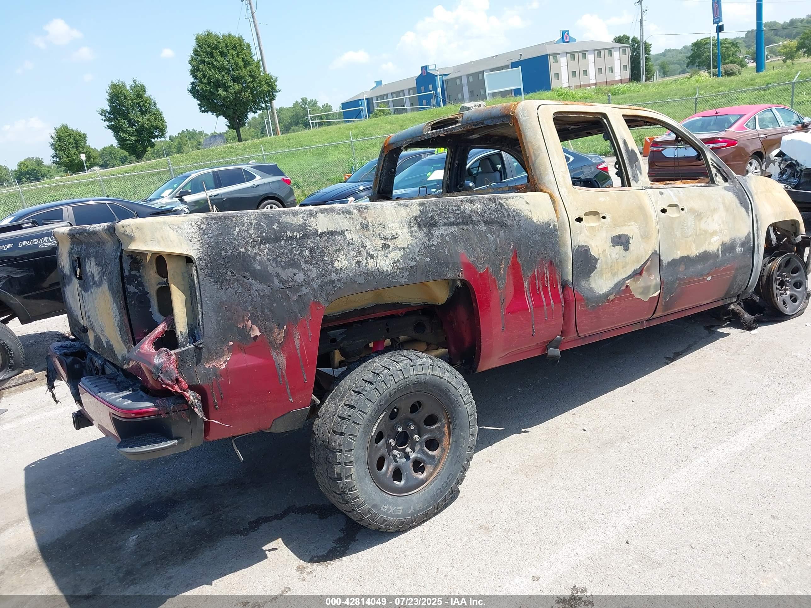 CHEVROLET SILVERADO image 4
