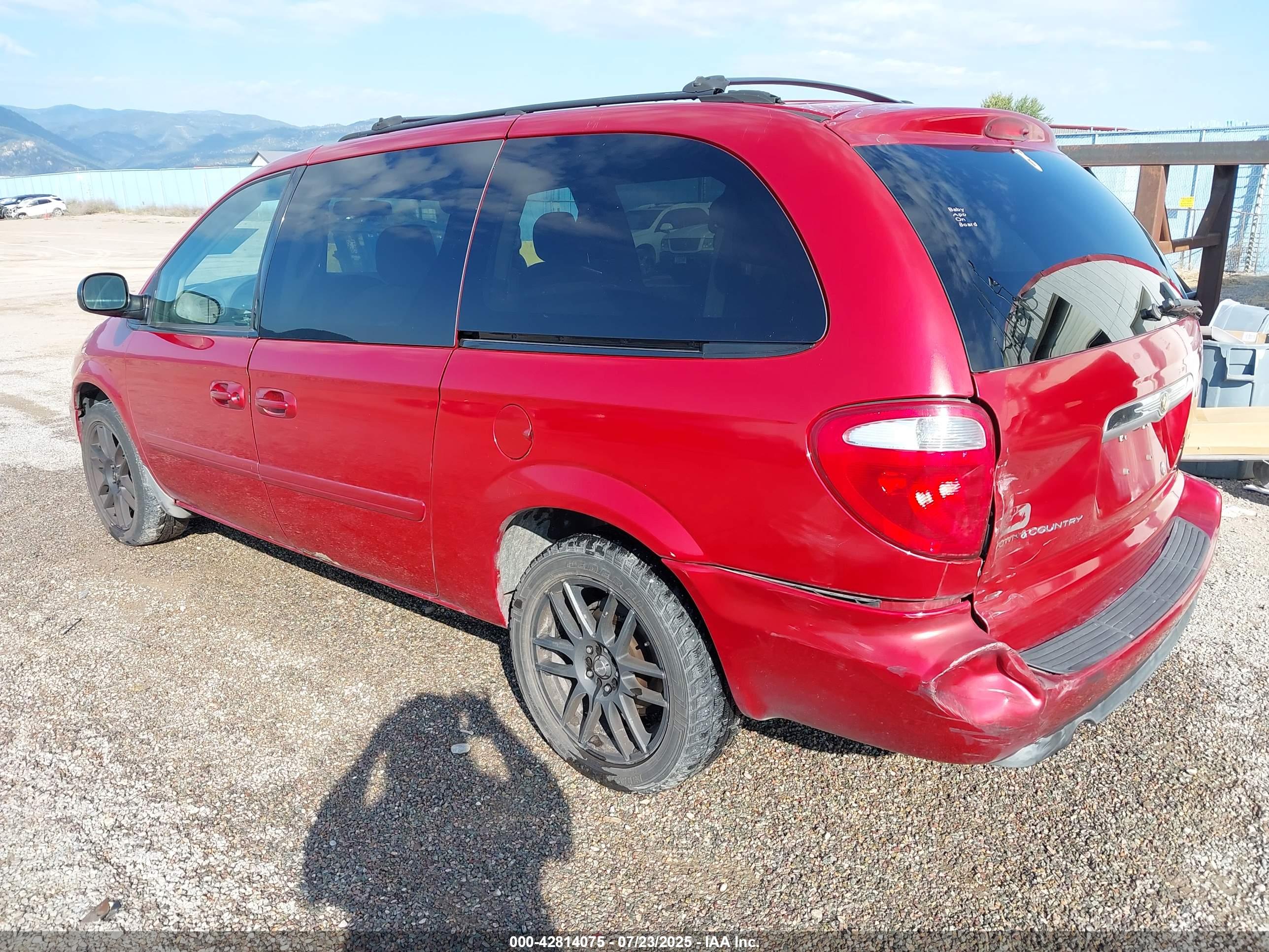 CHRYSLER TOWN image 3