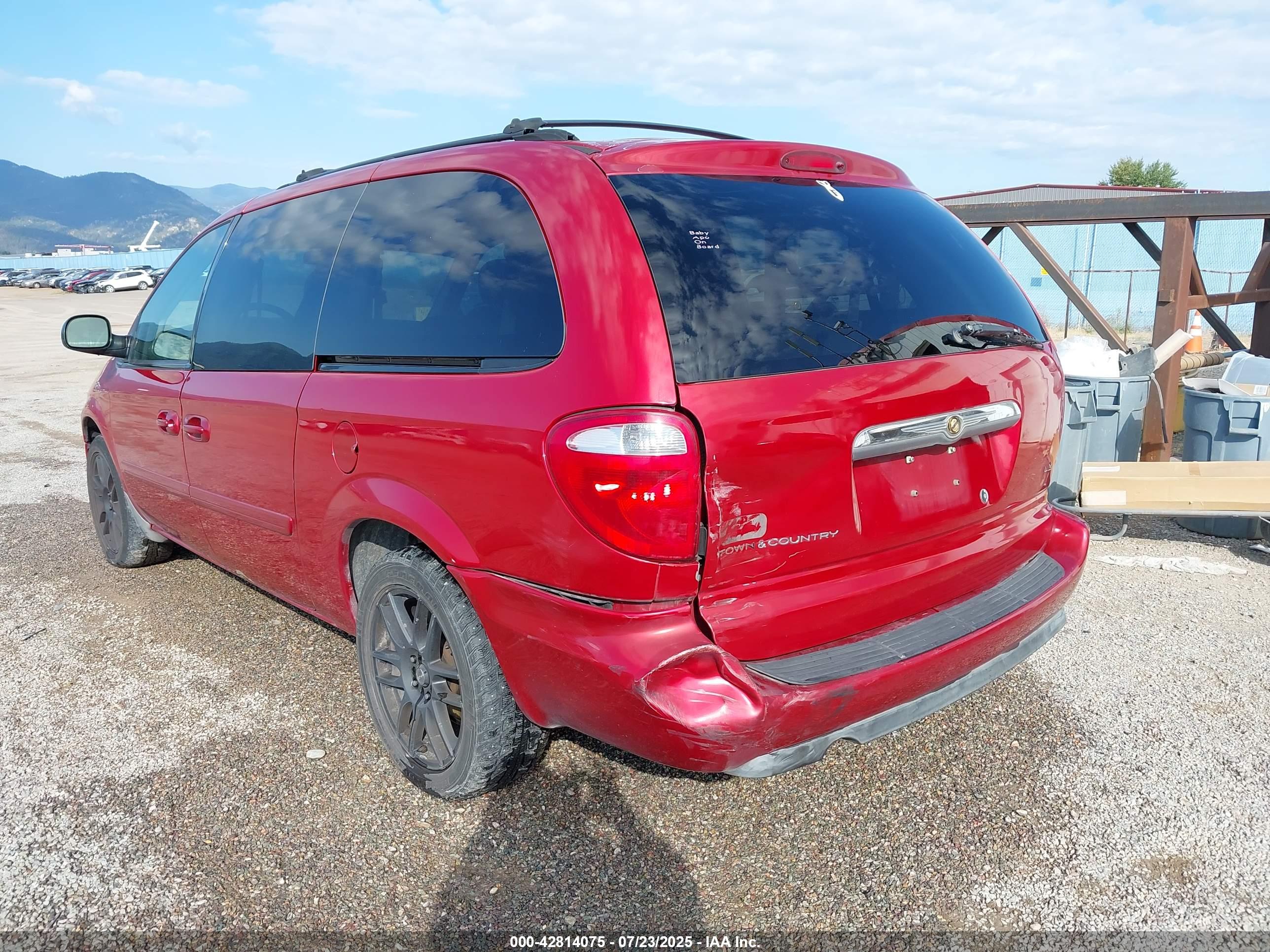 CHRYSLER TOWN image 6