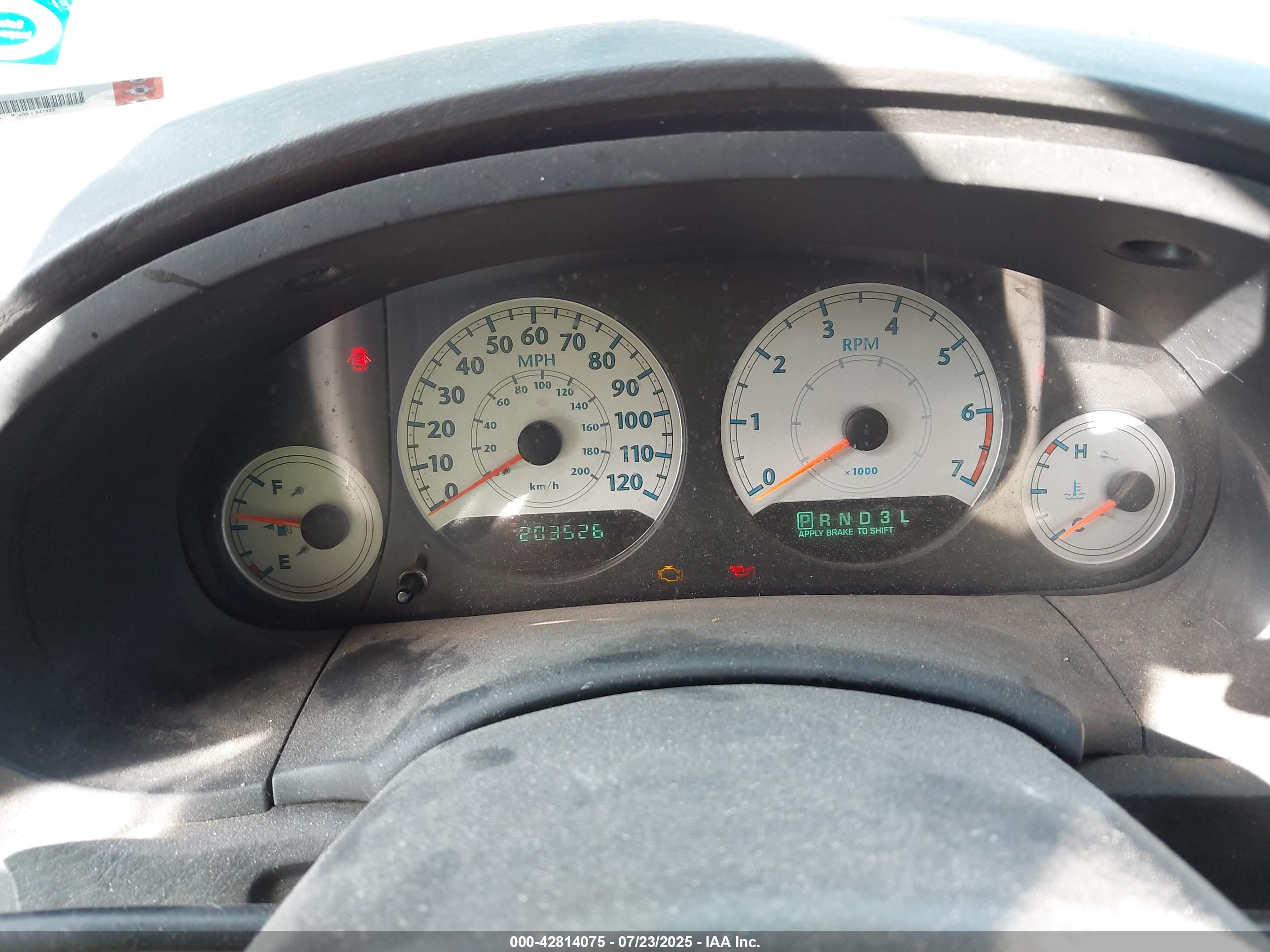 CHRYSLER TOWN image 7