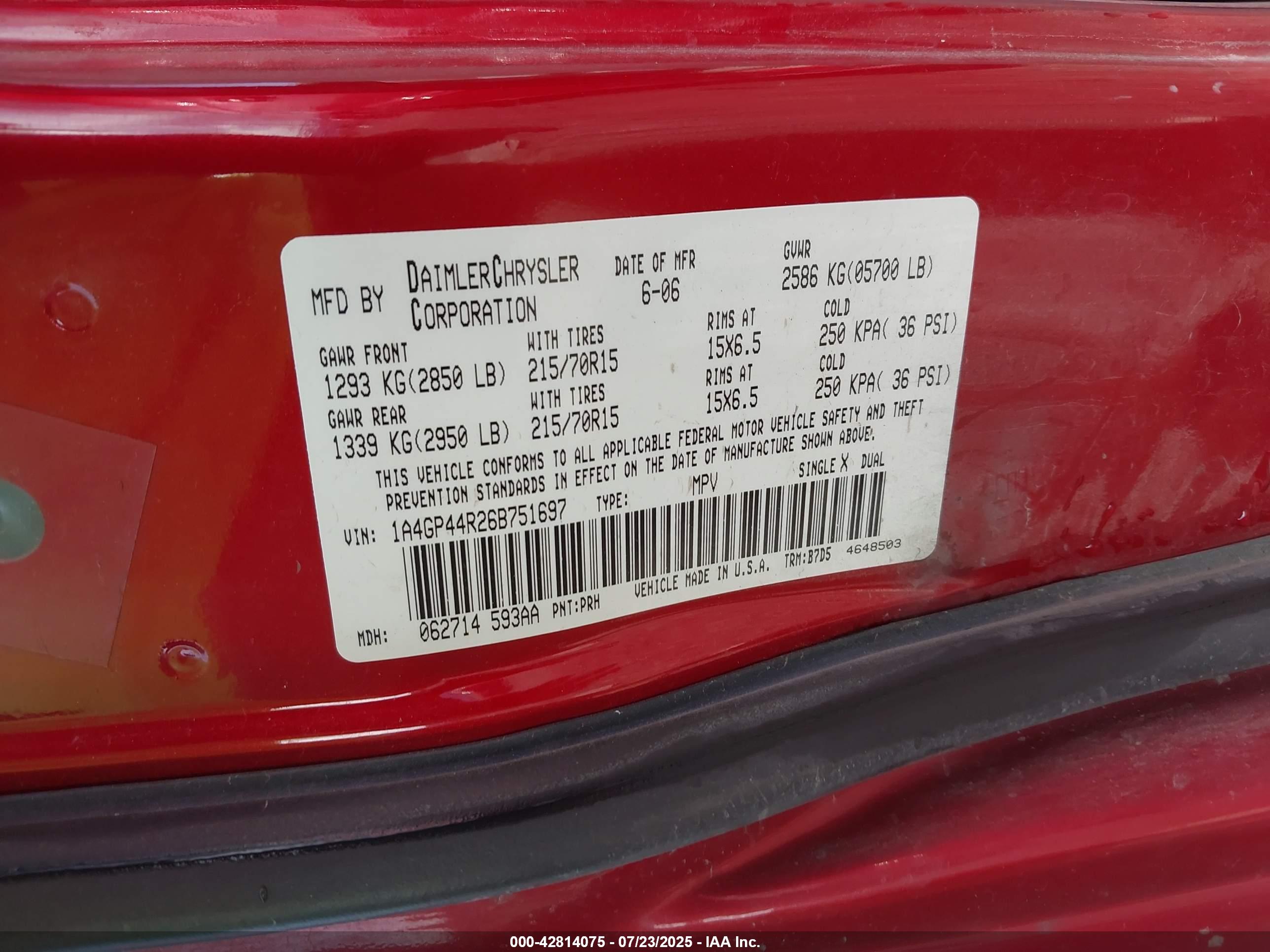 CHRYSLER TOWN image 9