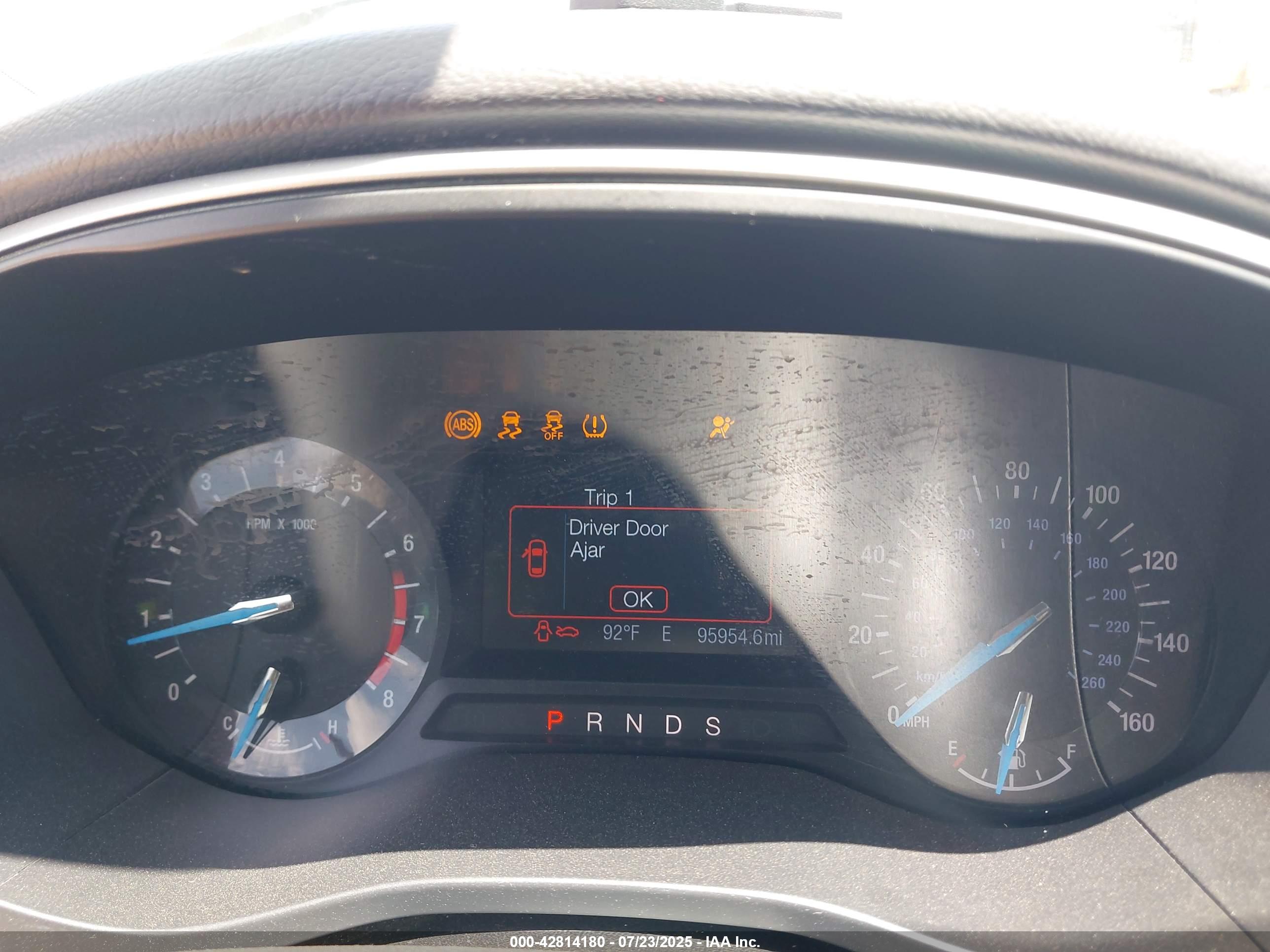 FORD FUSION image 7