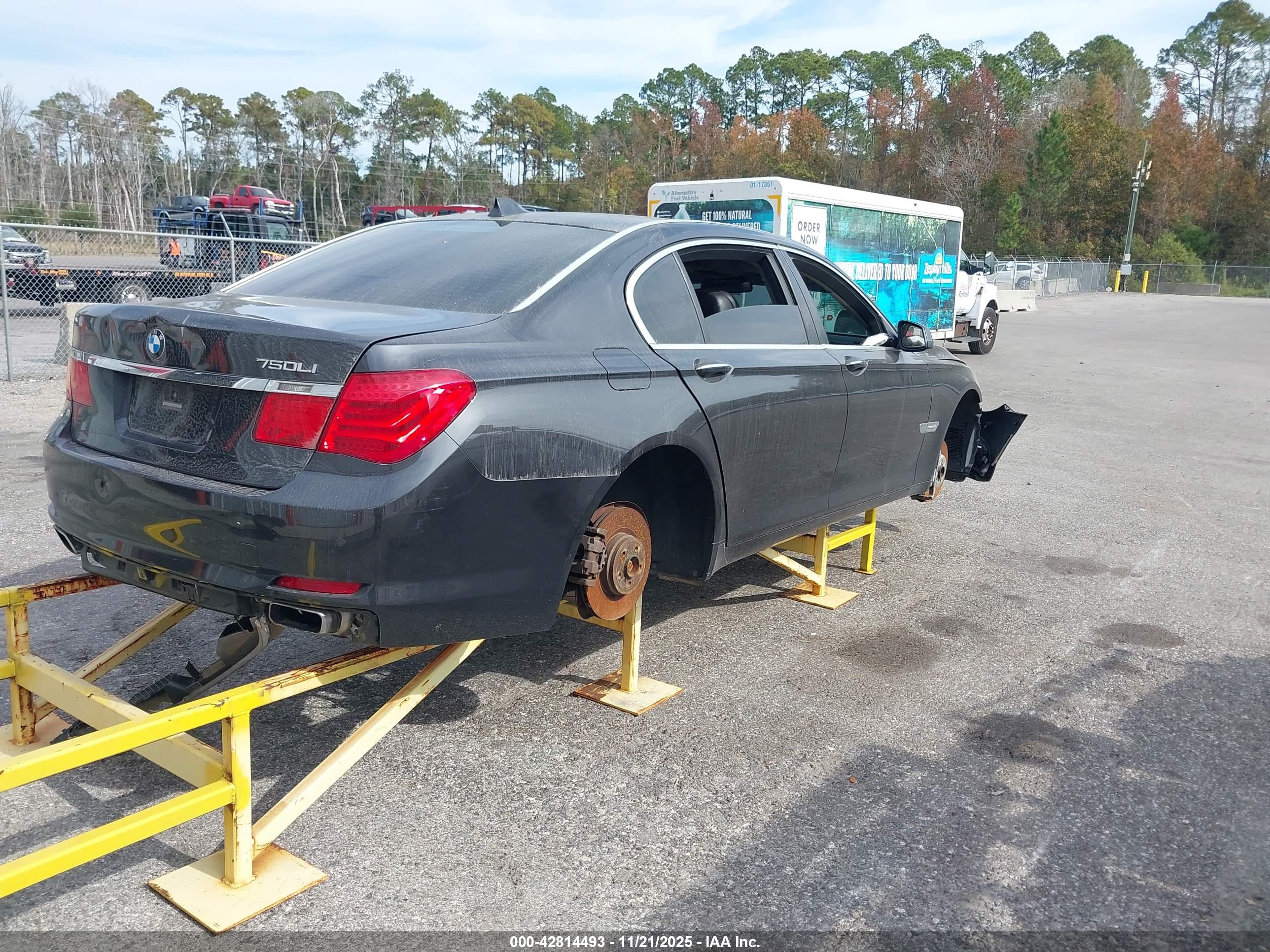BMW 750LI image 4