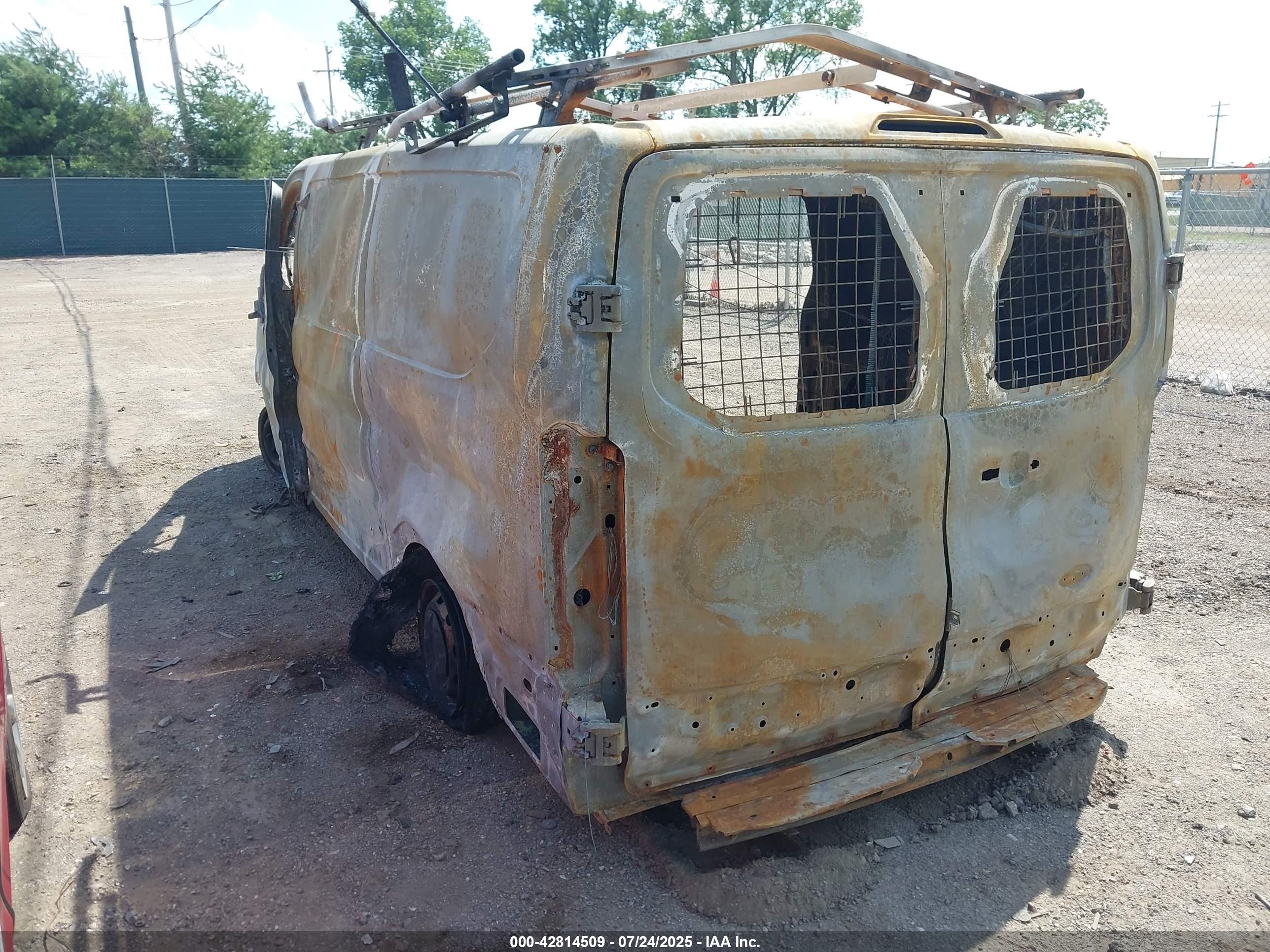 FORD TRANSIT-150 image 3
